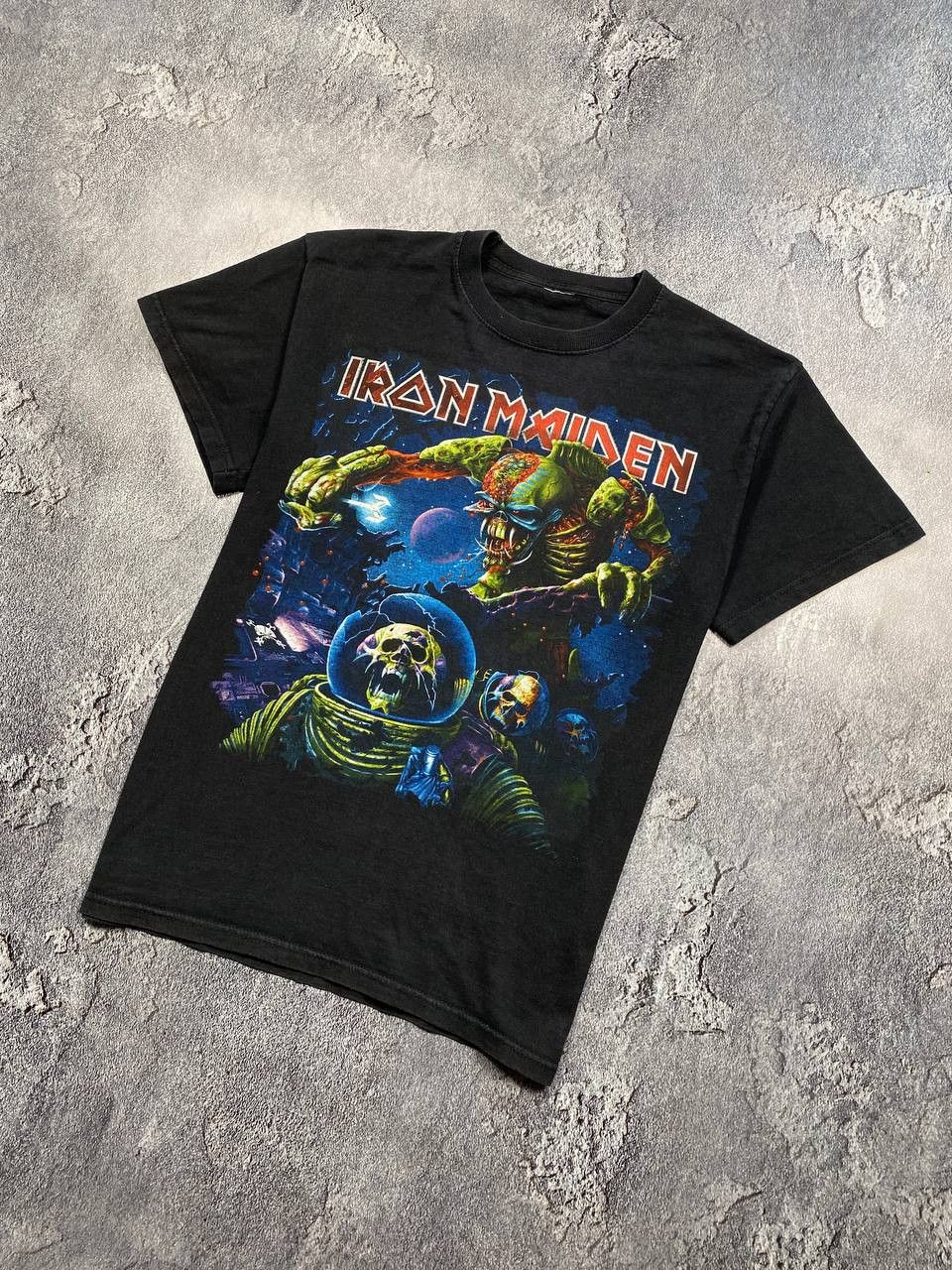 Iron Maiden Vintage Iron Maiden T-shirt with the 2011 Tour Size US S / EU 44-46 / 1 - 1 Thumbnail
