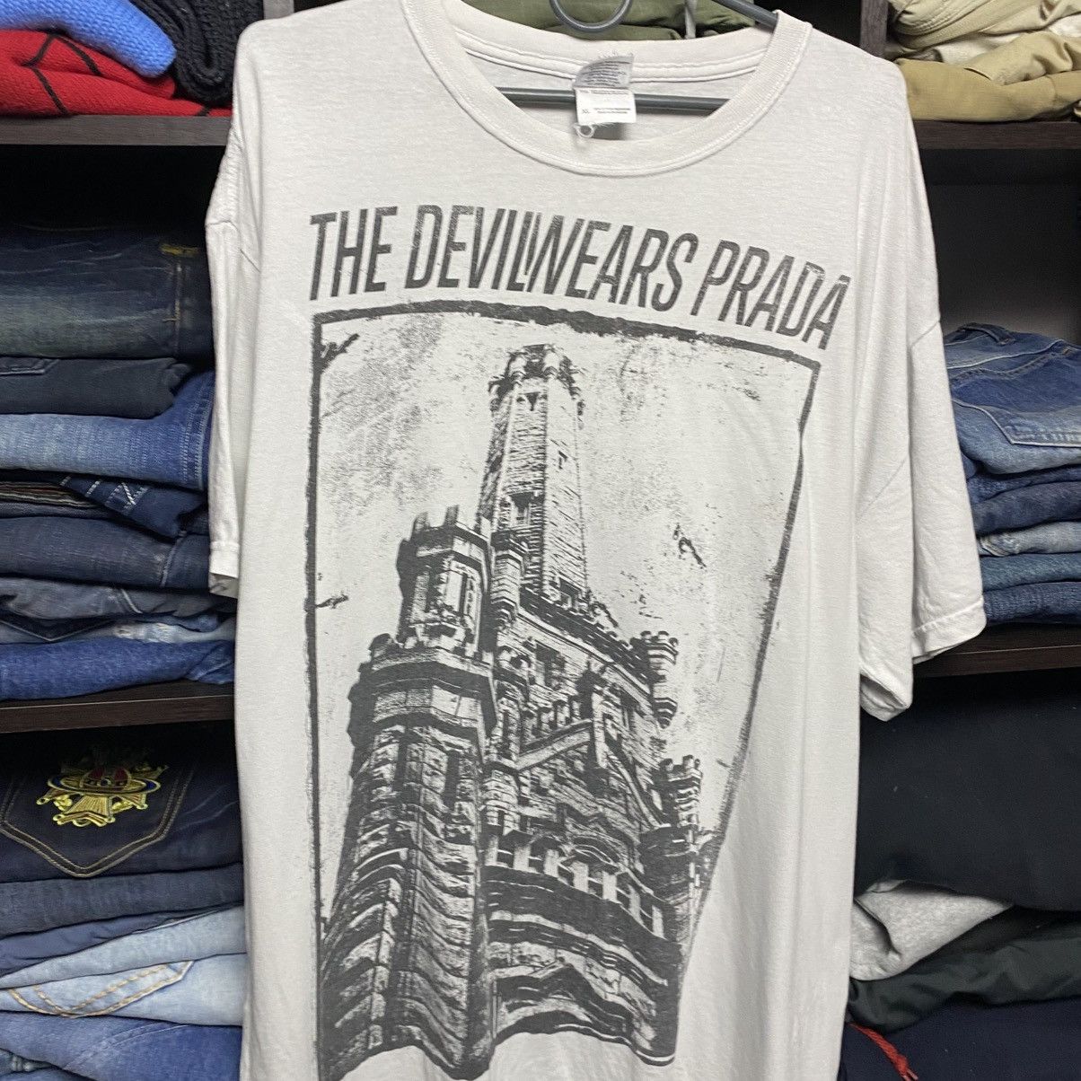 Band Tees Vintage The Devil Wears Prada 2000’s rock band tee size XL Size US XL / EU 56 / 4 - 2 Thumbnail
