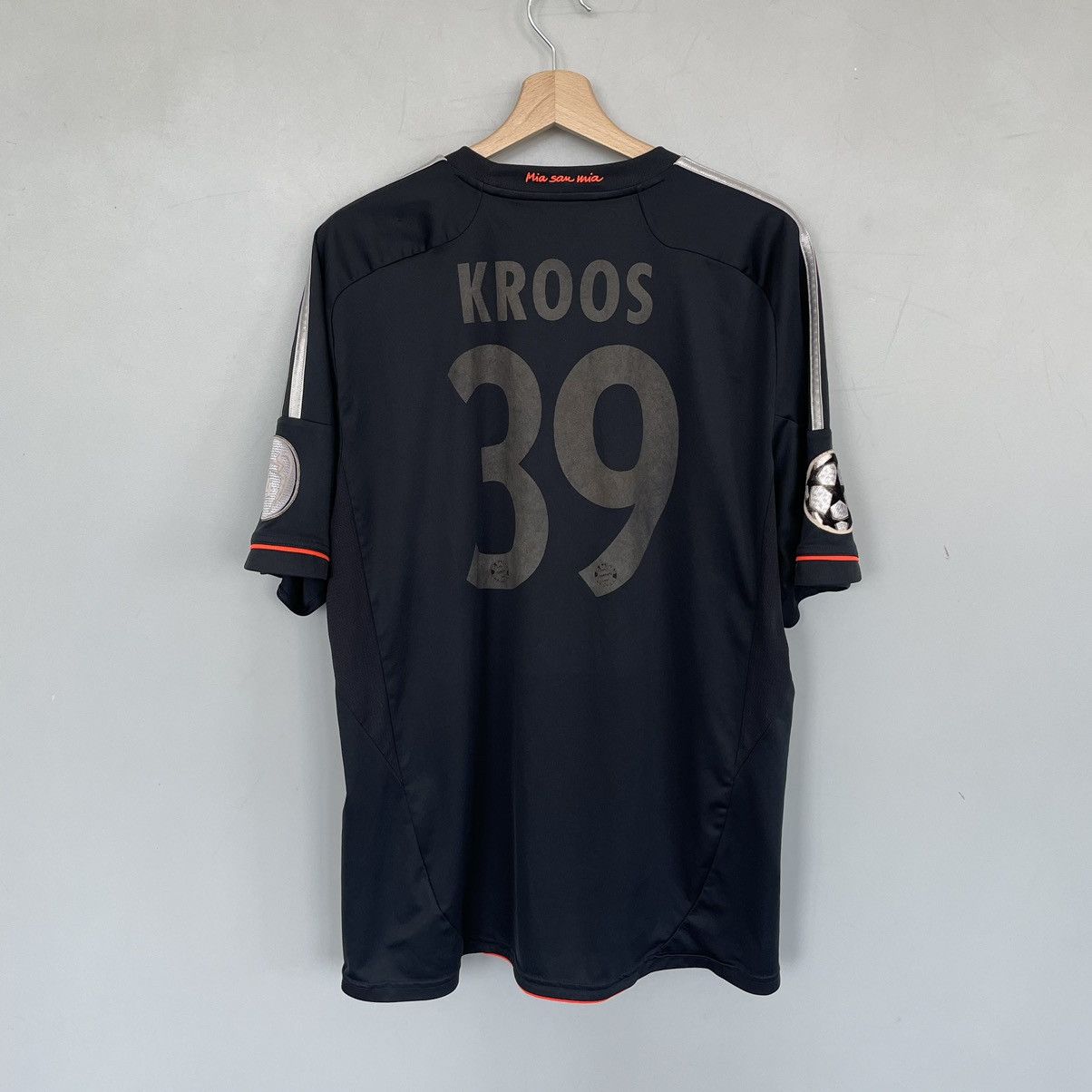 Adidas × Vintage 2012 Bayern Munich Away Jersey Kroos #39 Size US XL / EU 56 / 4 - 1 Thumbnail