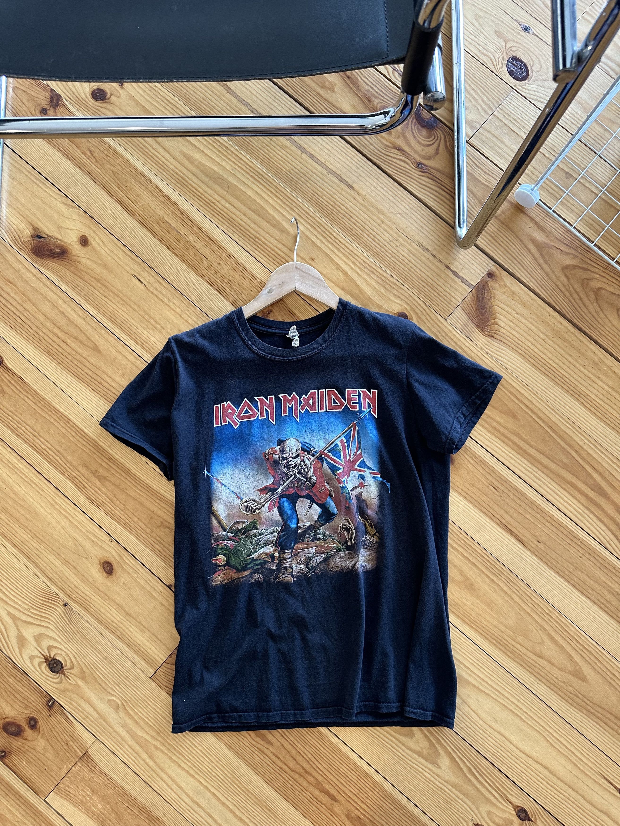 Band Tees Iron Maiden Vintage Black Logo T-Shirt Medium Size US M / EU 48-50 / 2 - 3 Thumbnail
