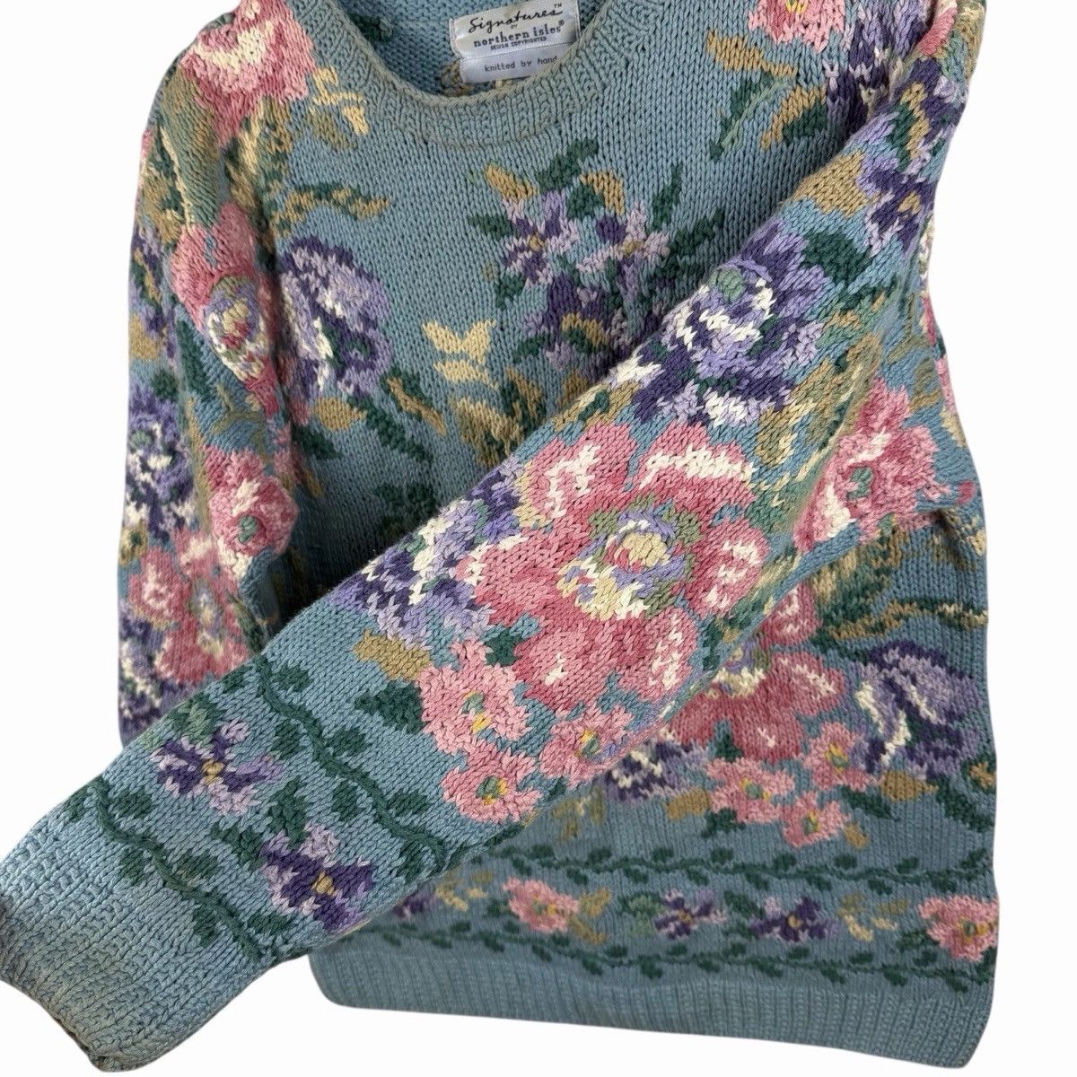 Other Signatures by Northern Isles Sz M Floral Embroidered Sweater Size XL / US 12-14 / IT 48-50 - 1 Thumbnail