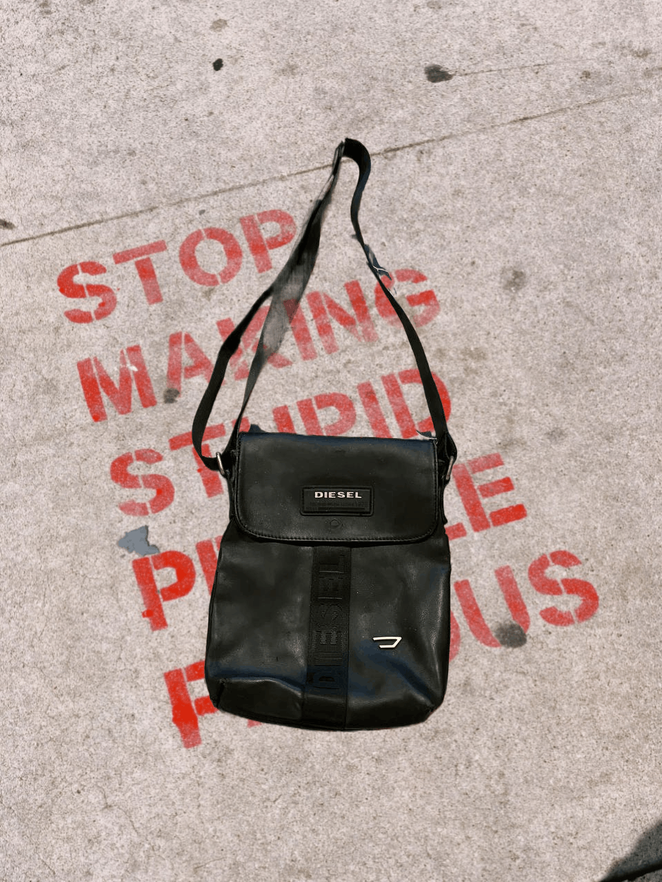 Diesel Vintage Japan Diesel Bag Avantgarde Distressed Size ONE SIZE - 1 Thumbnail