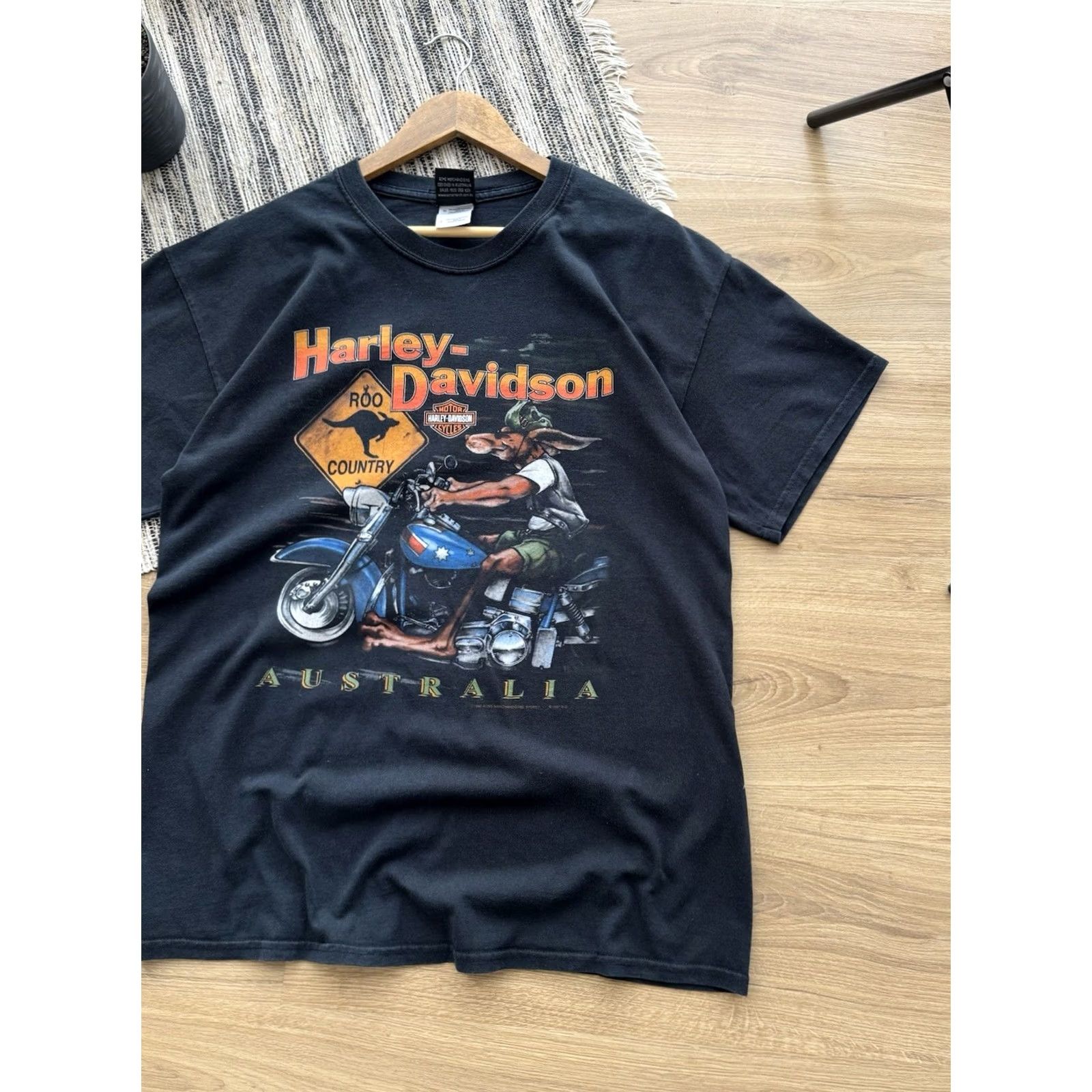 Harley Davidson VINTAGE Harley-Davidson T-Shirt Men L Black 1997 80s 90s Biker logo Coast Southport Australia Size US L / EU 52-54 / 3 - 2 Thumbnail