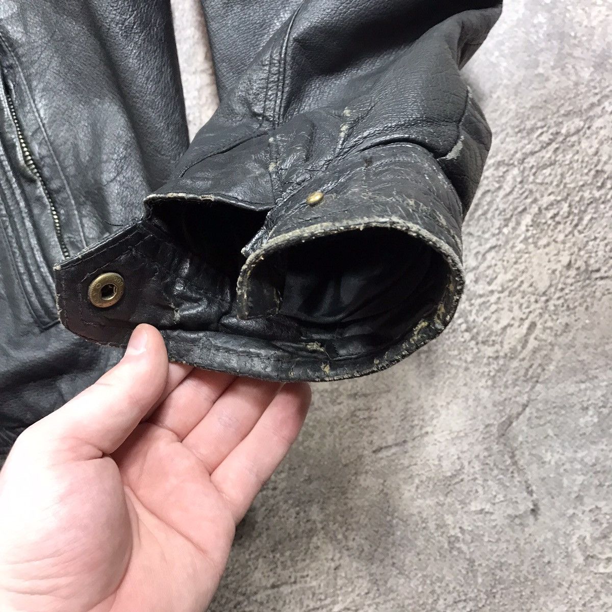 Genuine Leather Vintage 90s Faded Black Bomber Jacket Streetwear Japan L Size US L / EU 52-54 / 3 - 6 Thumbnail