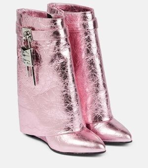 o1srvl11e0324 Shark Lock Ankle Boots in Light Pink
