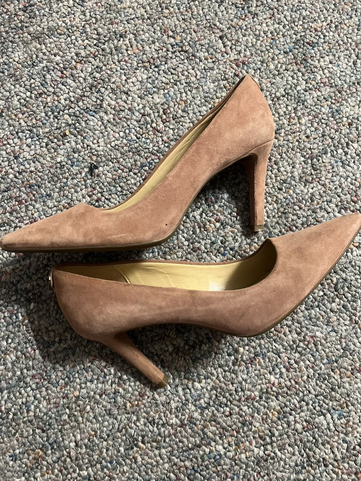 Michael Kors MICHAEL KORS pink velvet heels Size US 7 / IT 37 - 2 Thumbnail