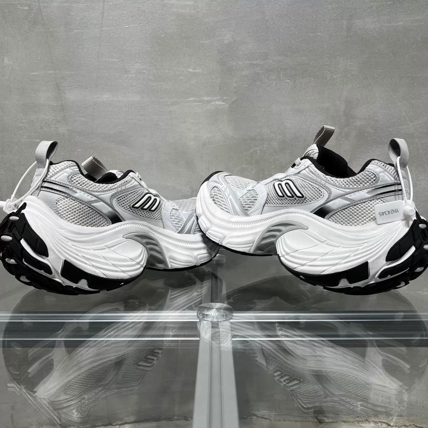 Balenciaga Balenciaga 10XL White Gray Distressed Dad Shoe 40 Size US 7 / EU 40 - 5 Thumbnail