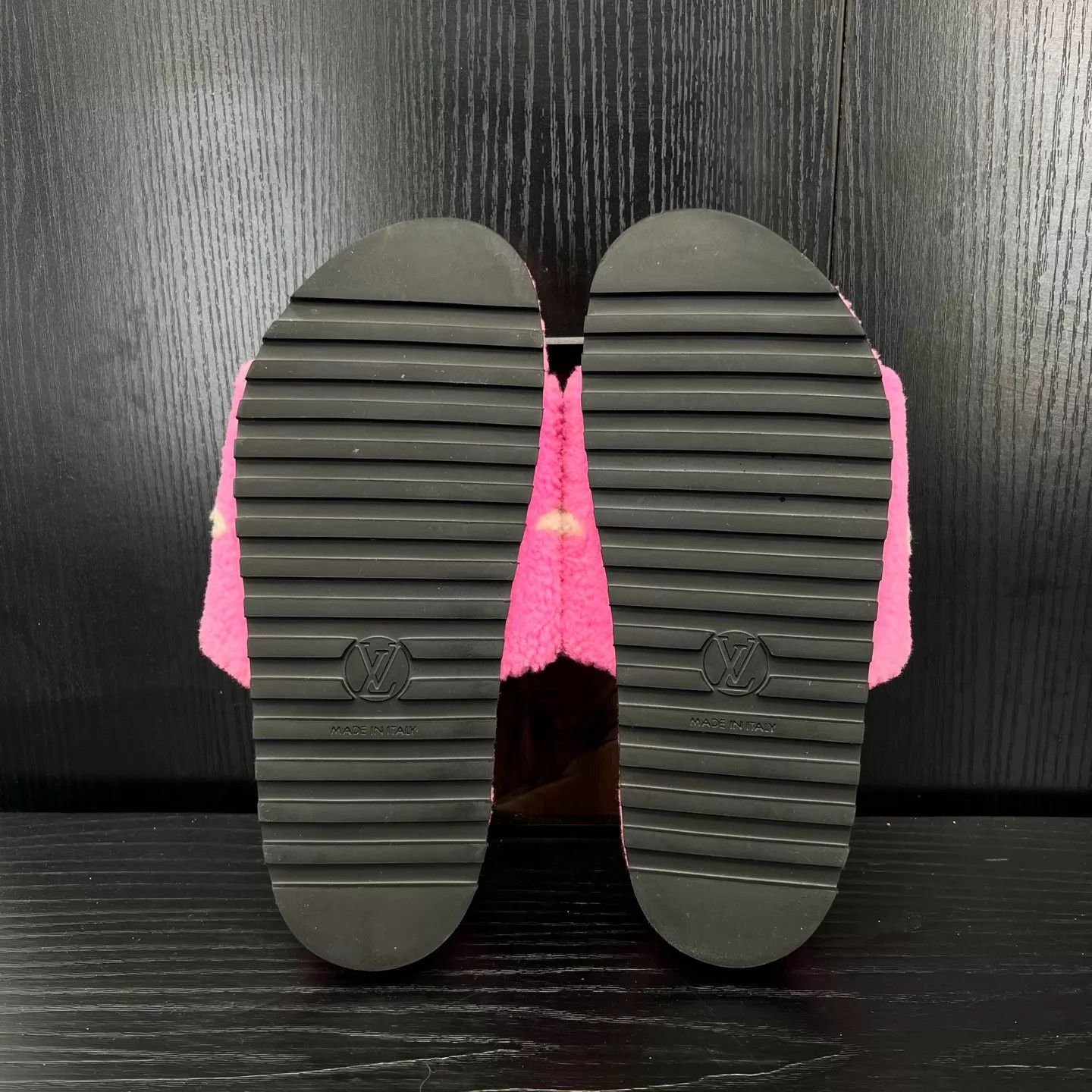 Louis Vuitton LV Paseo Comfort Pink Teddy Slippers Women's 38 Size US 7.5 / IT 37.5 - 7 Thumbnail