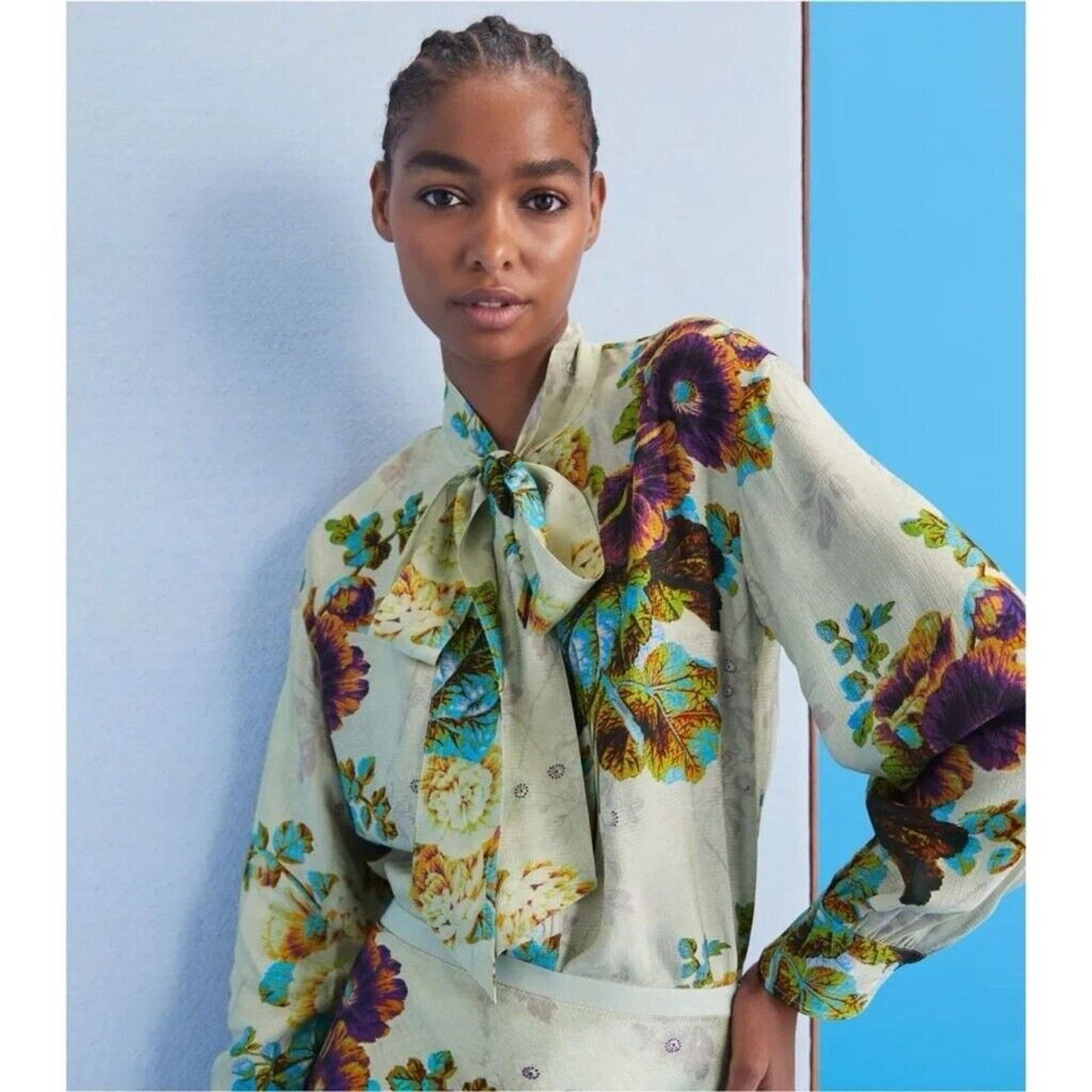 Tory Burch Tory Burch Printed Floral Bow Tie Neck Blouse Cream 4 Size S / US 4 / IT 40 - 1 Thumbnail