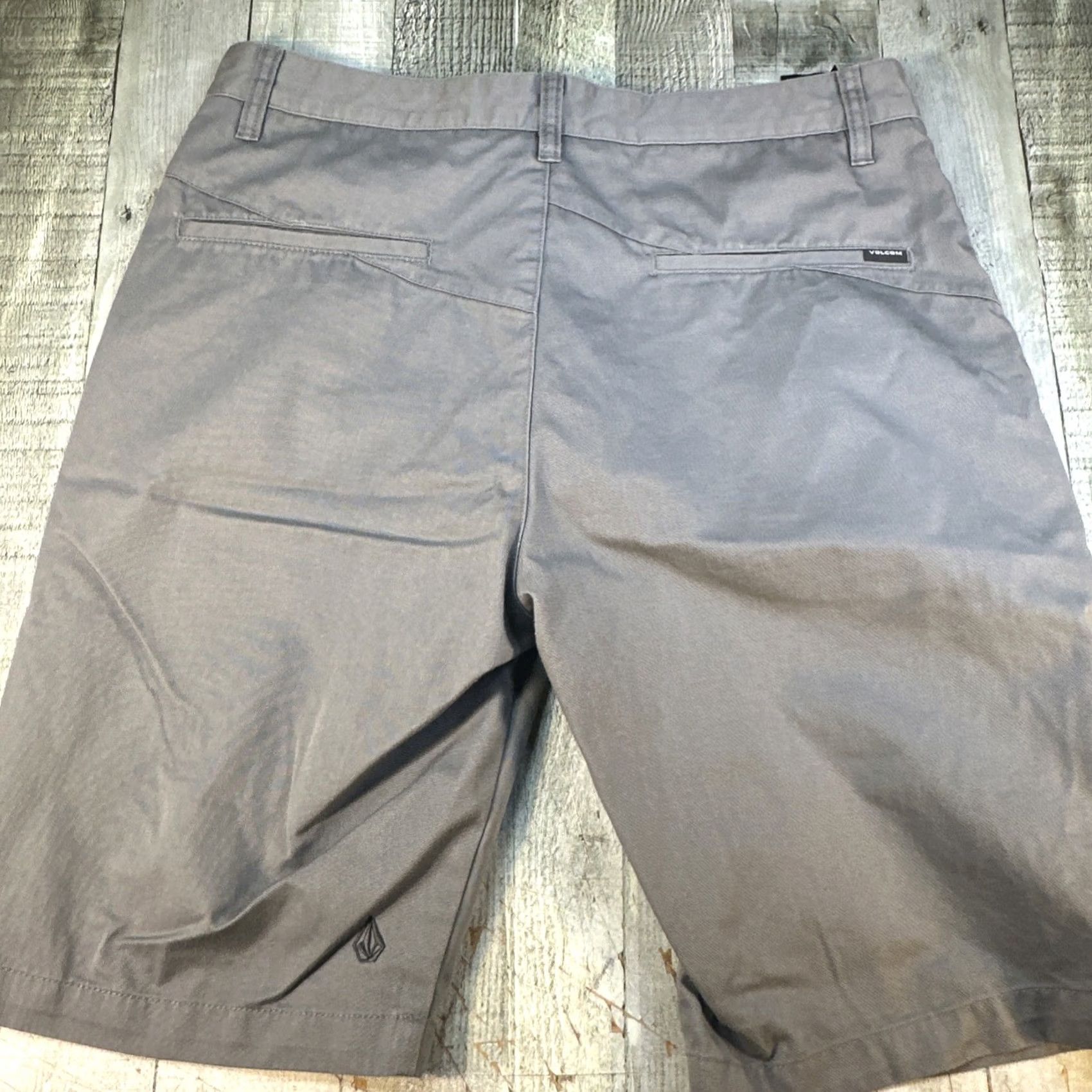 Volcom Volcom Shorts Mens Size 31 Gray Chino Flat Front Casual Slash Pocket Inseam 10in Summer Spring Mens Size US 31 - 3 Thumbnail