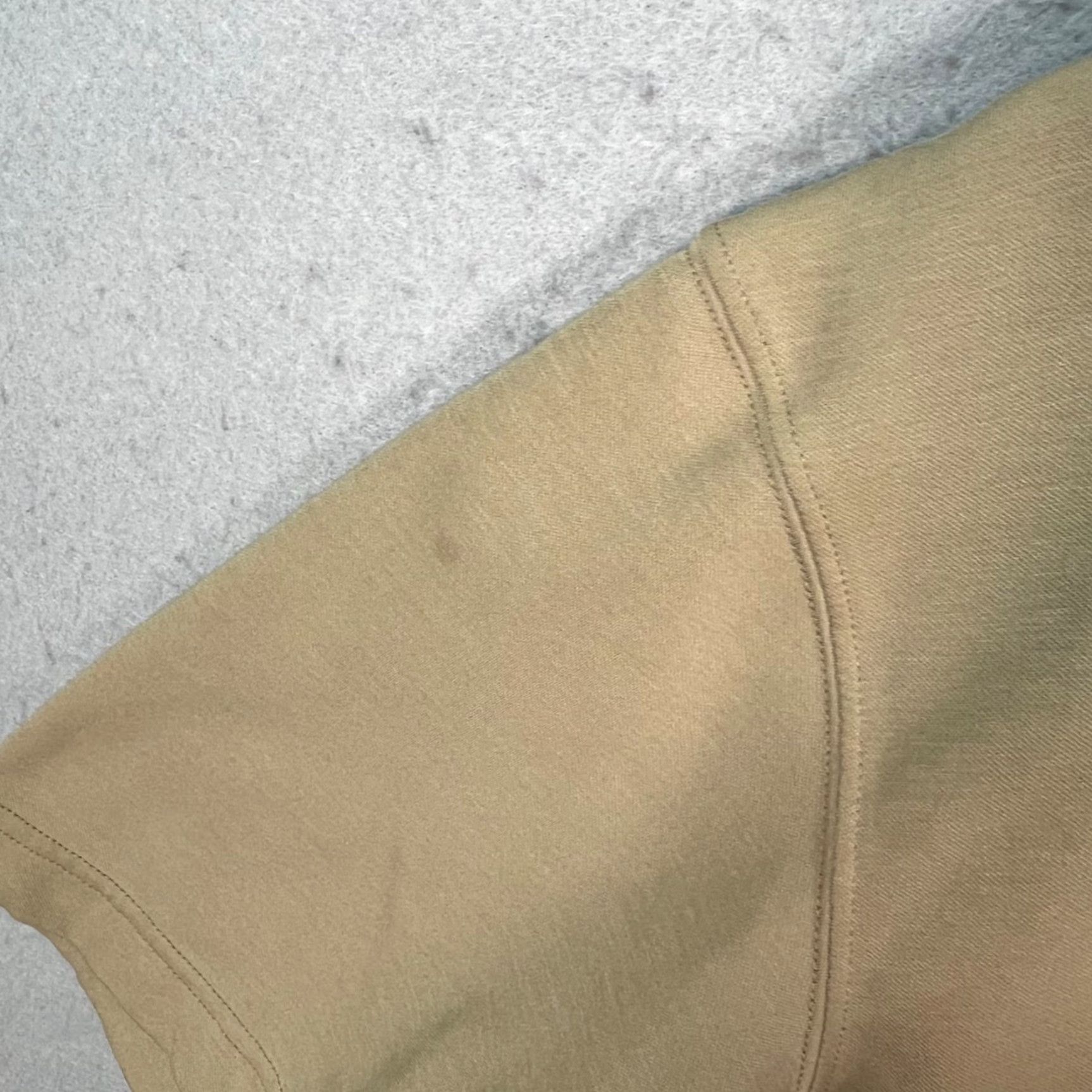 Uniqlo VINTAGE Uniqlo T-Shirt Mens Large Beige Crewneck Short Sleeve Shirt Adult Mens Large Beige Uniqlo Shirt 90s (if applicable) Mens Size US L / EU 52-54 / 3 - 7 Thumbnail