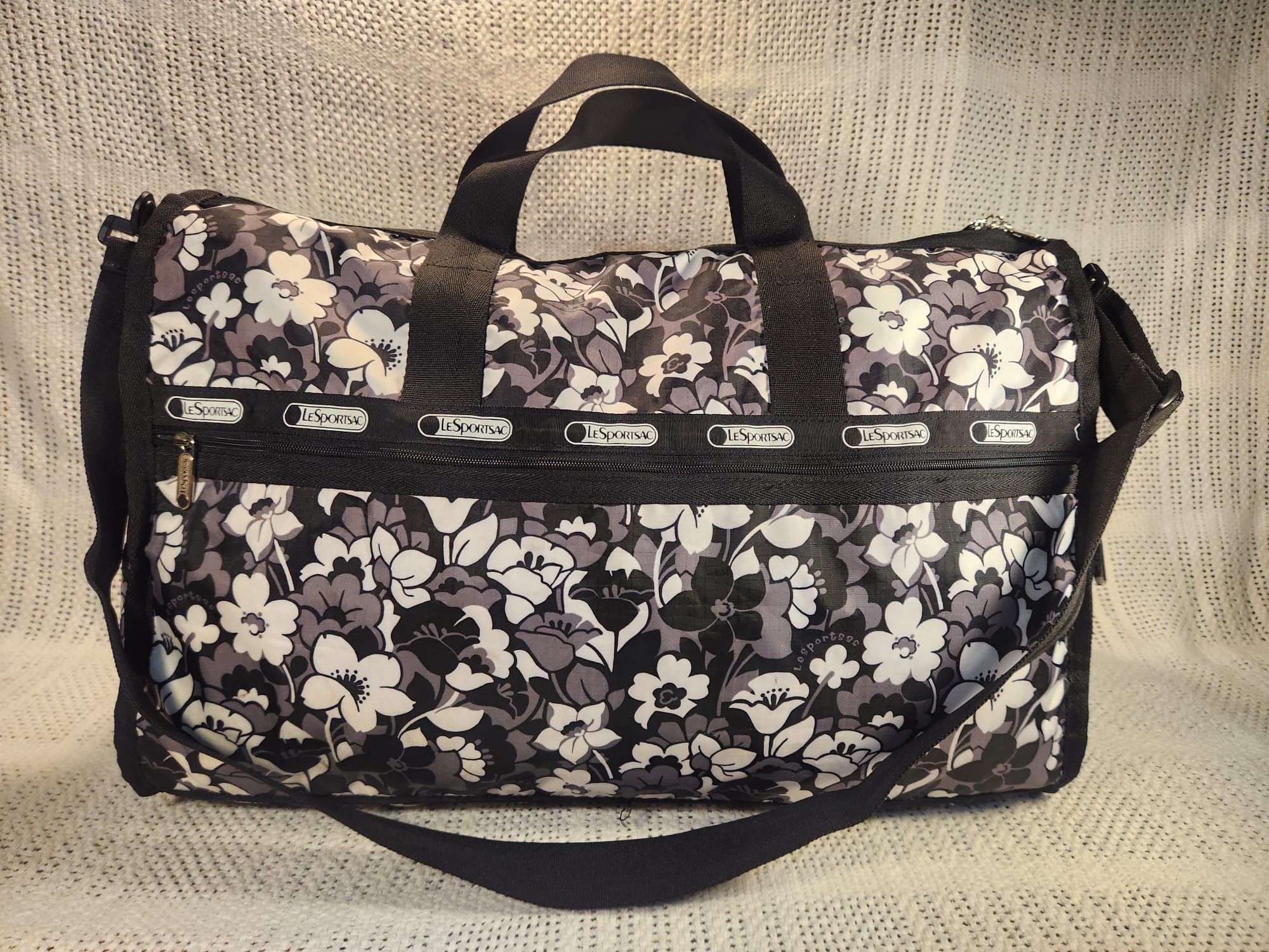 LeSportsac GYM CARRY ON DUFFLE FLORAL Size ONE SIZE - 4 Thumbnail