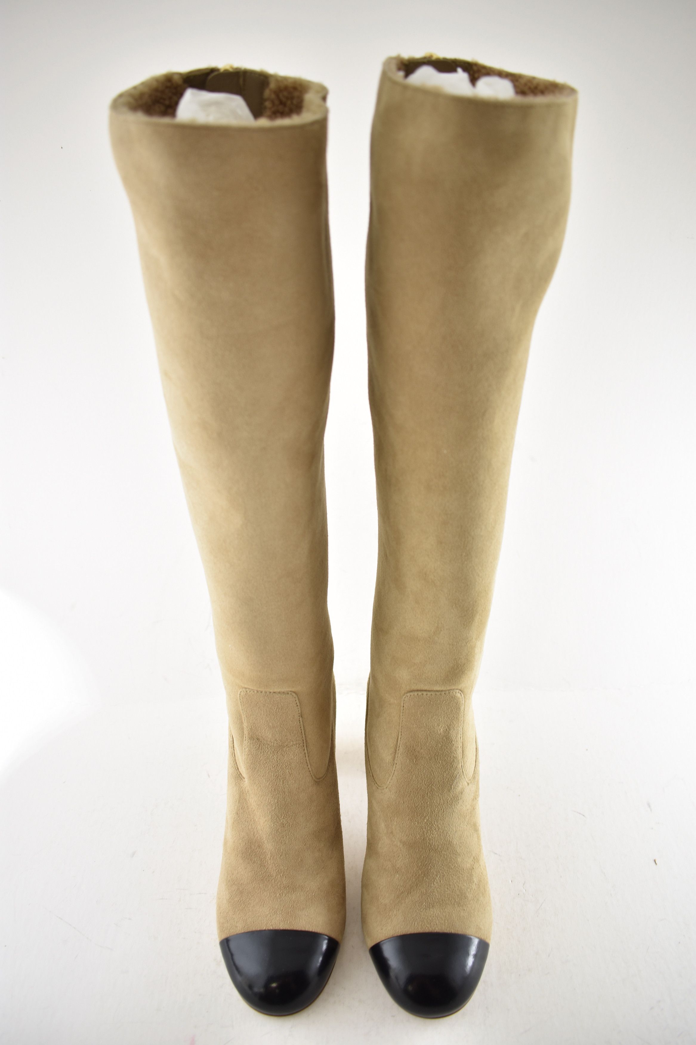 Chanel Chanel 24K Shearling Fur Logo Knee High Block Heel Boot 37.5 Size US 7.5 / IT 37.5 - 14 Thumbnail