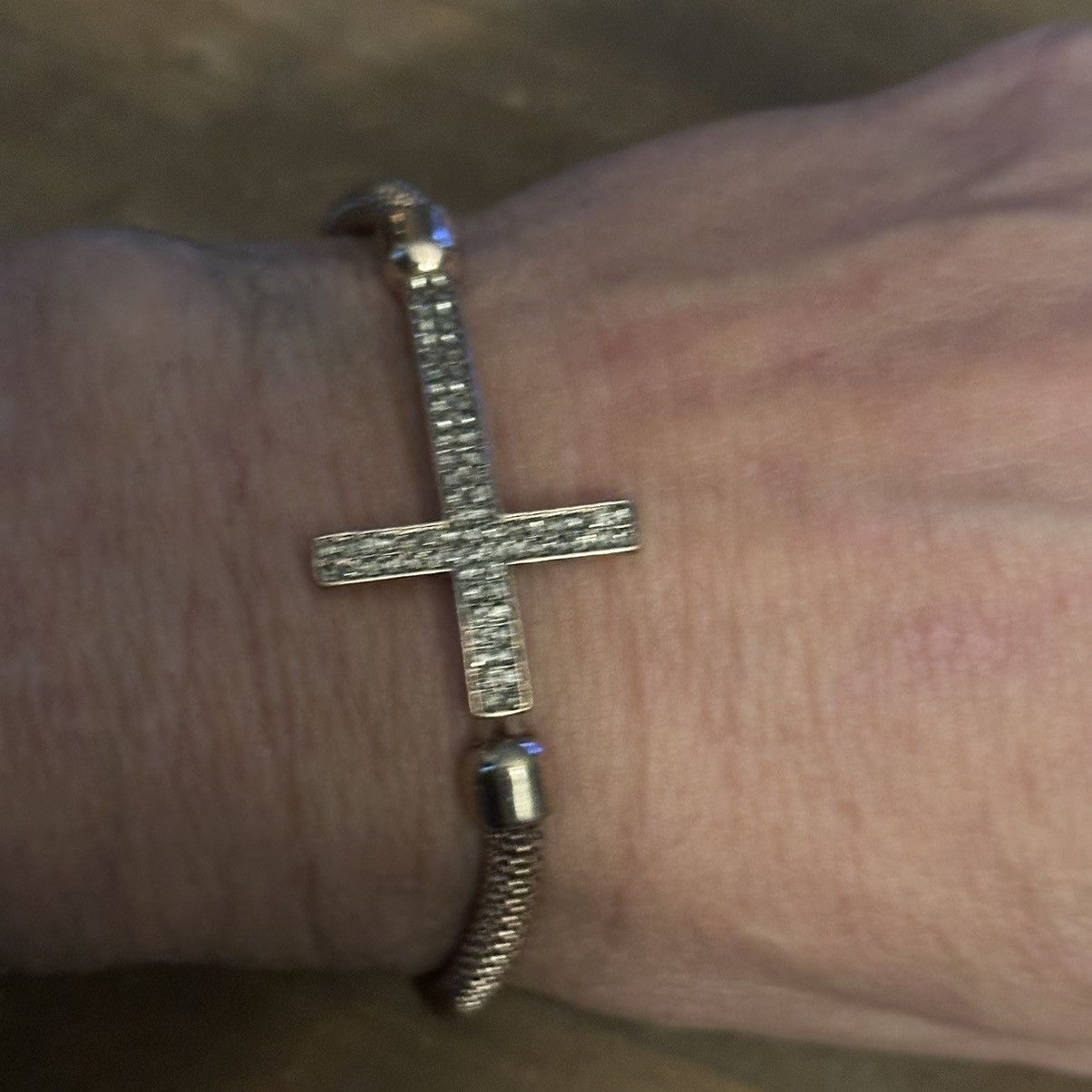 Other Gold tone mesh chain paved cross bracelet Size ONE SIZE - 2 Thumbnail