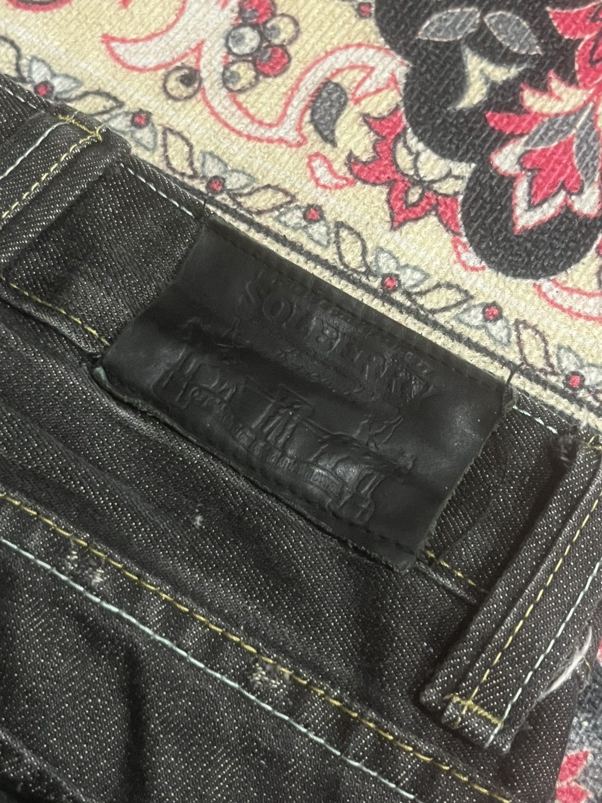 Le Grande Bleu (L.G.B.) Japan Solberry Dark Washed Graffiti Pocket Whisker Jeans Size US 29 - 8 Thumbnail