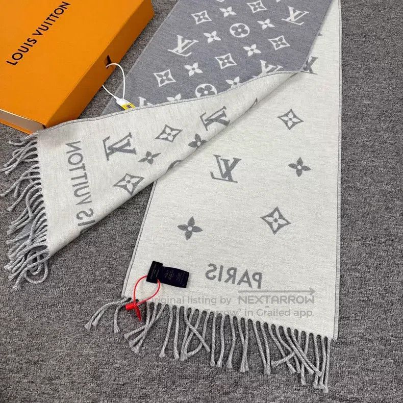 Louis Vuitton Louis Vuitton Grey fringed double-sided printed wool scarf Size ONE SIZE - 3 Thumbnail