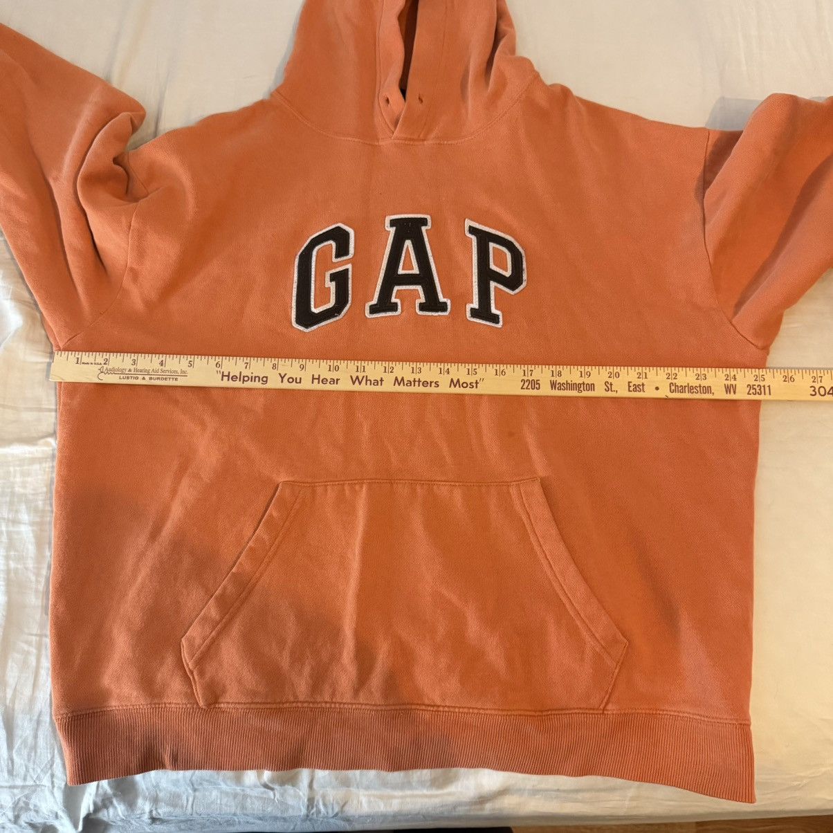 Gap Gap Spell Out Arc Pullover Hoodie size large orange coral Size US L / EU 52-54 / 3 - 6 Thumbnail