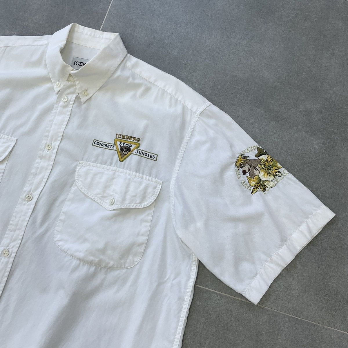 Iceberg × Vintage Vintage Iceberg Dysney Buton Shirt Size L Size US L / EU 52-54 / 3 - 8 Thumbnail