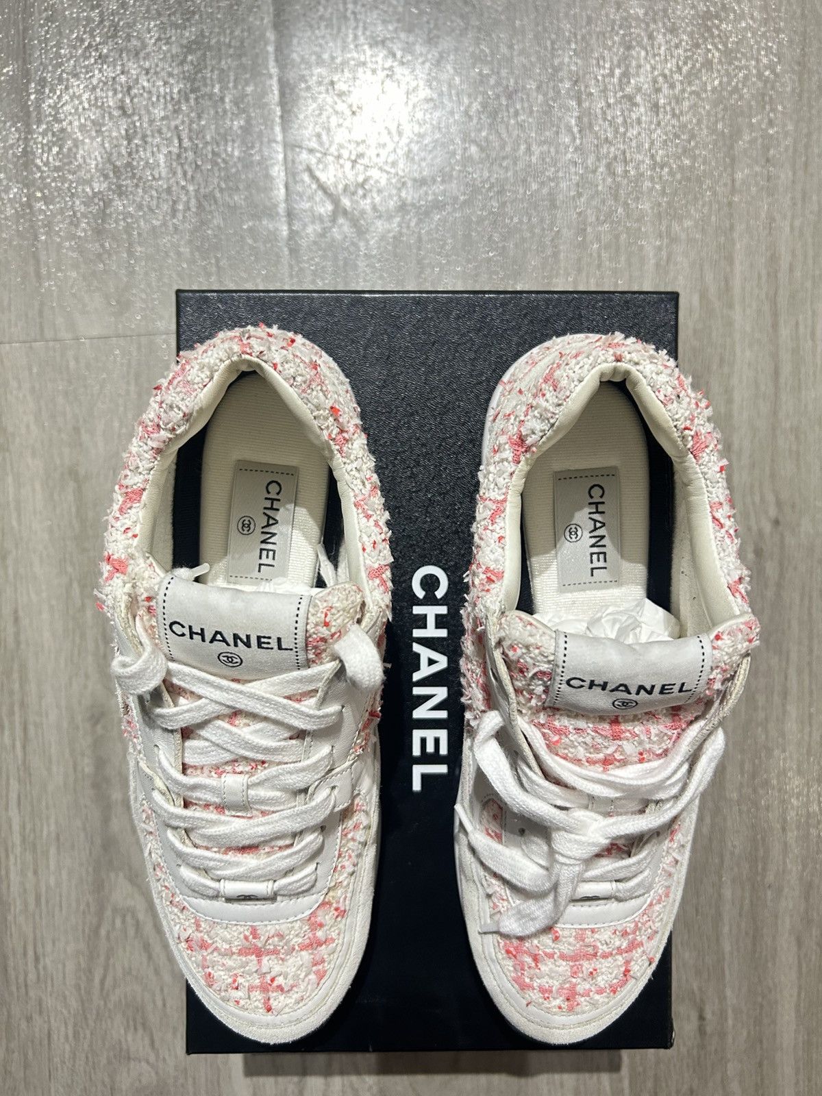 Chanel Chanel trainer CC logo low knit ecru pink white Size US 8 / EU 41 - 6 Thumbnail