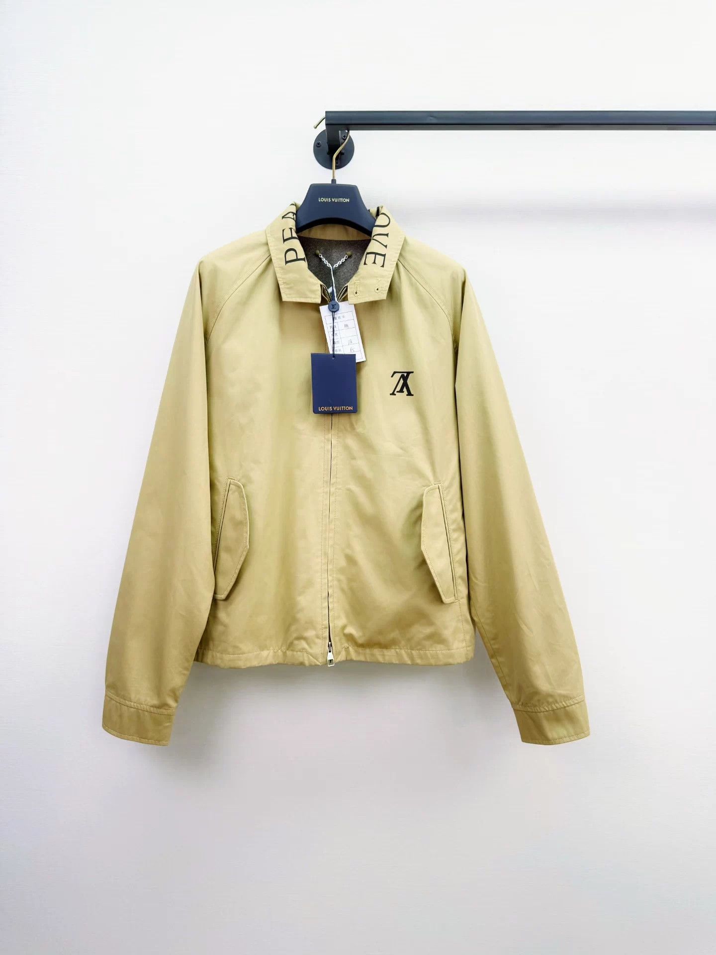Louis Vuitton Louis Vuitton New With Tags 48 Jacket Size US M / EU 48-50 / 2 - 1 Thumbnail