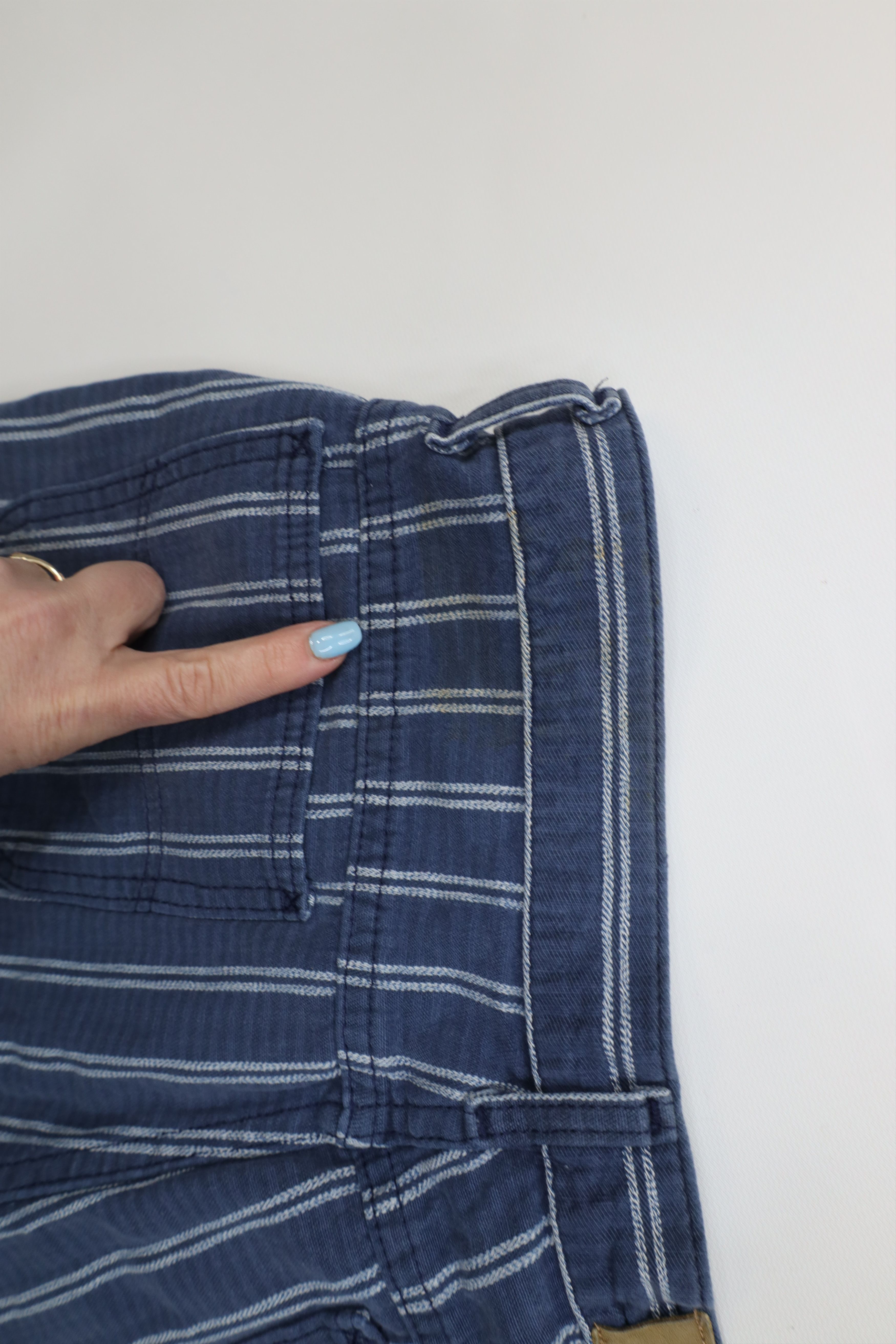 Lee Vintage 90s Lee Striped Above Knee Denim Jean Shorts Blue Size US 34 / EU 50 - 15 Thumbnail