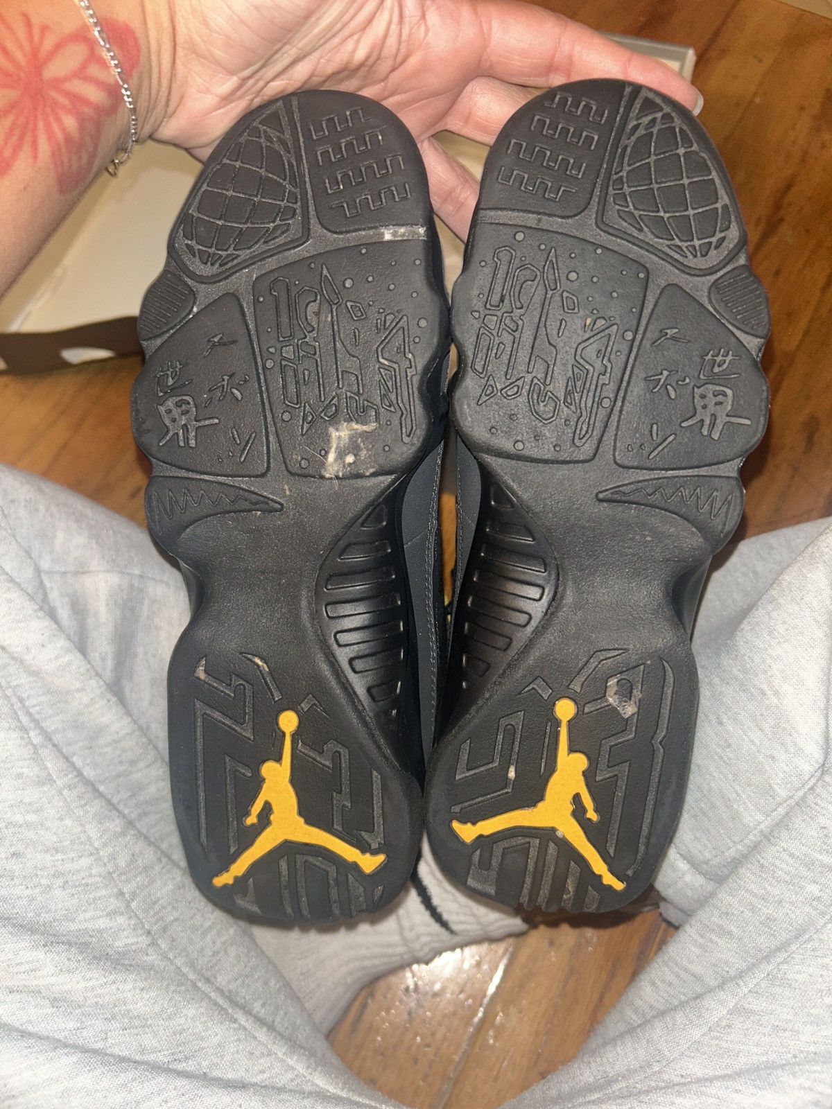 Jordan Brand University Gold 9 Retro (GS) Size US 4.5 / IT 34.5 - 6 Thumbnail