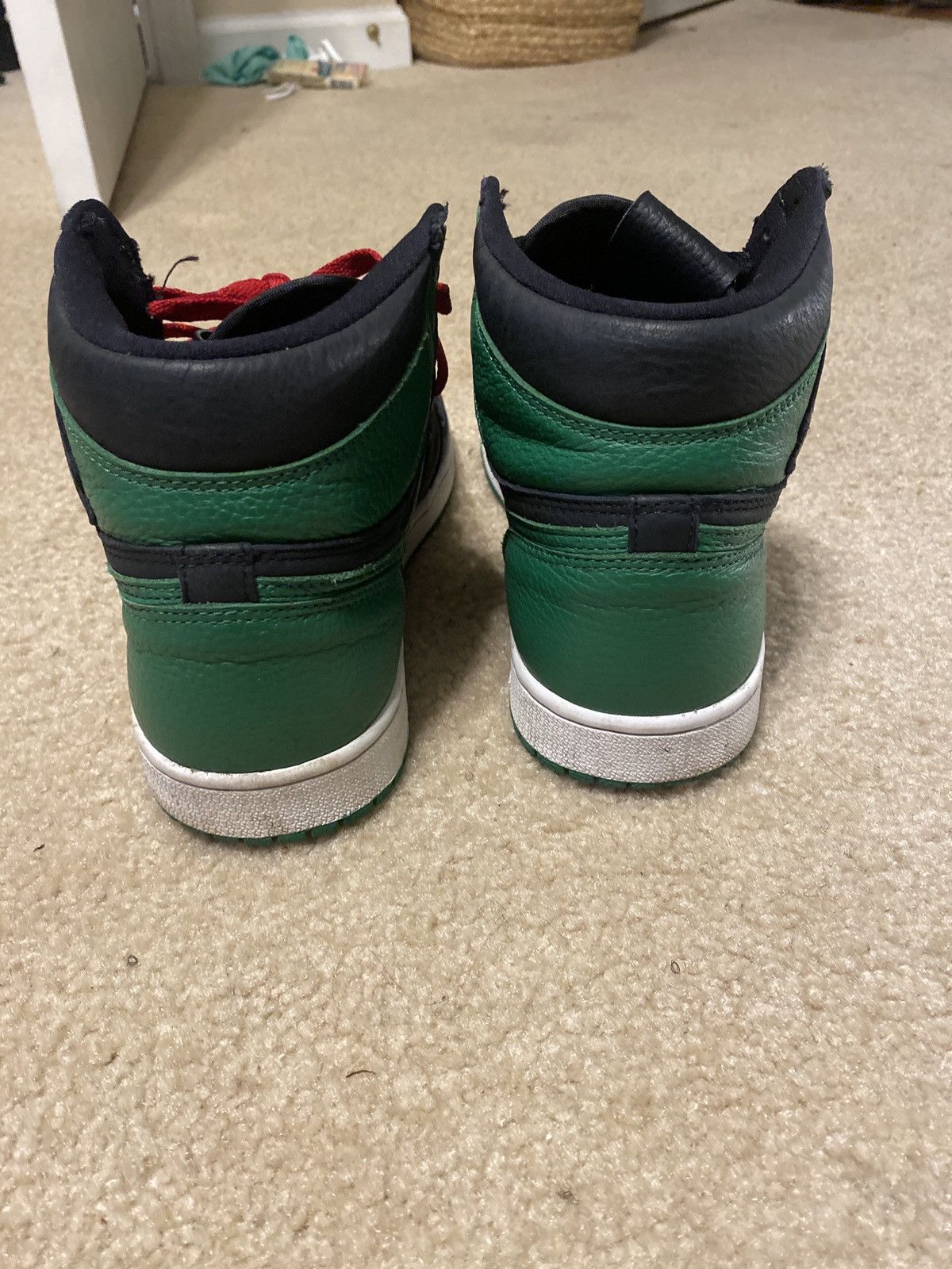 Jordan Brand Jordan retro 1 OG pine green Size US 9 / EU 42 - 4 Thumbnail