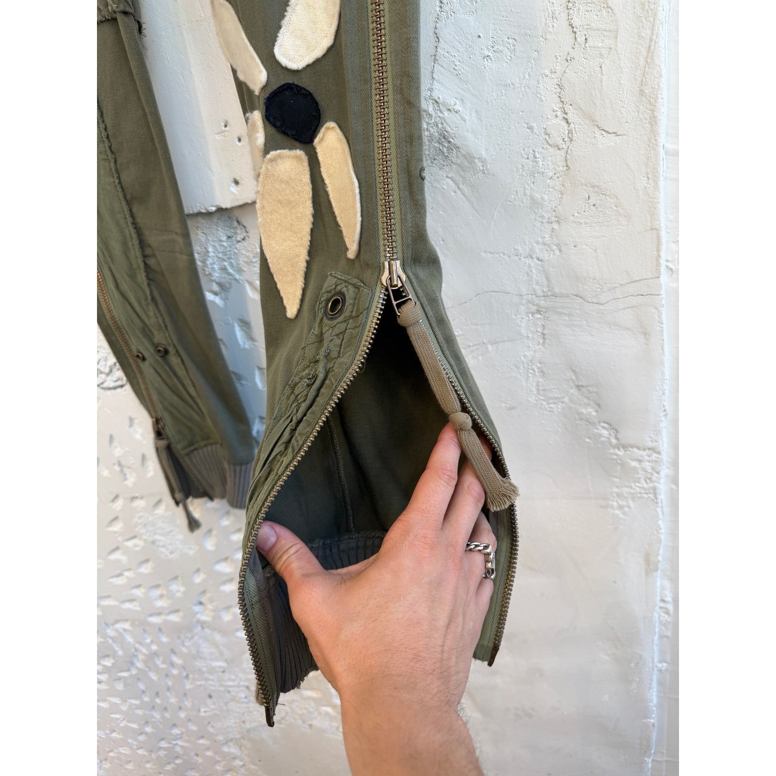 Greg Lauren Greg Lauren SAMPLE Flower Patchwork Zip Army Cargo Pants Size US 34 / EU 50 - 2 Thumbnail