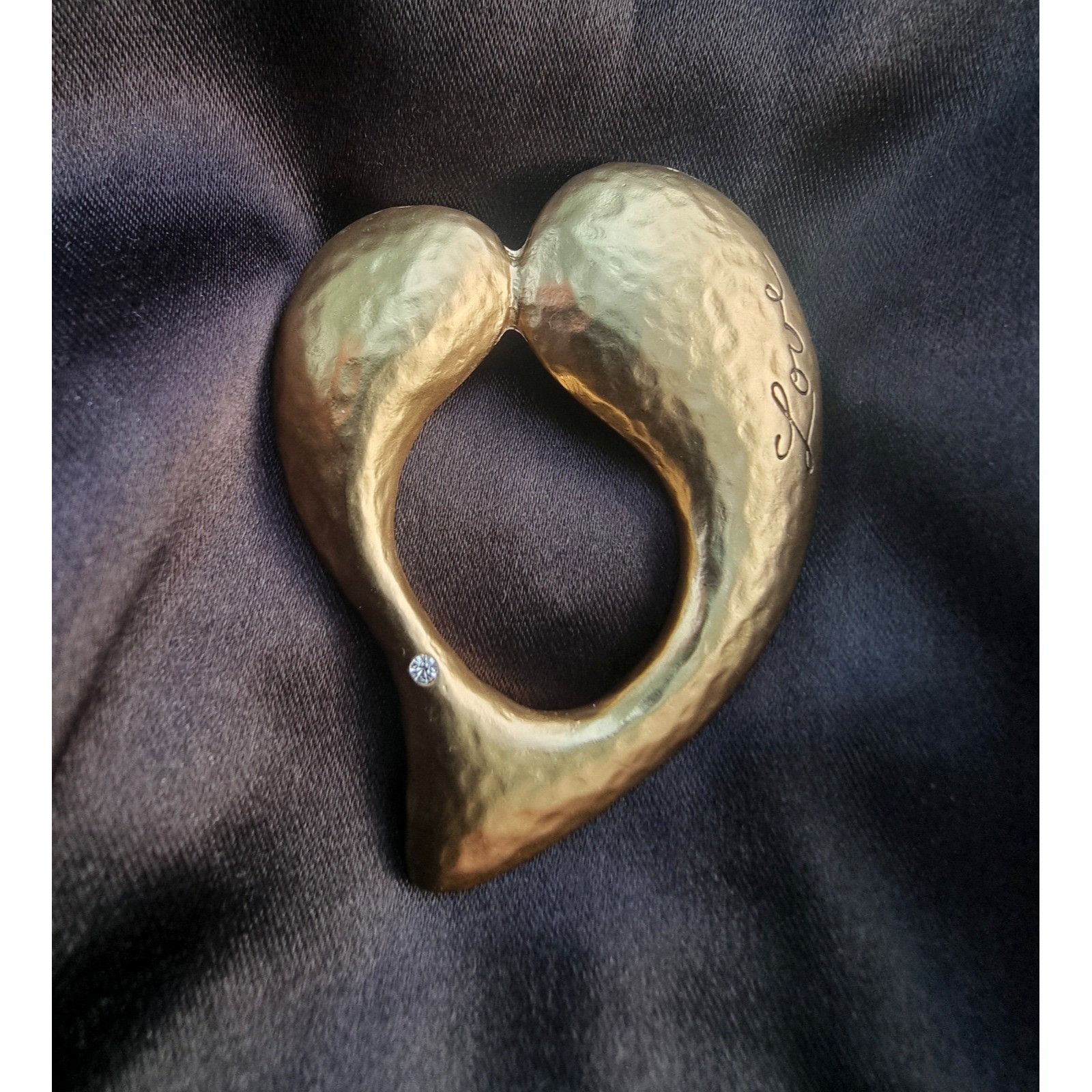 Vintage Heart Love Brooch Pin Gold Toned Puff Style Size ONE SIZE - 2 Thumbnail