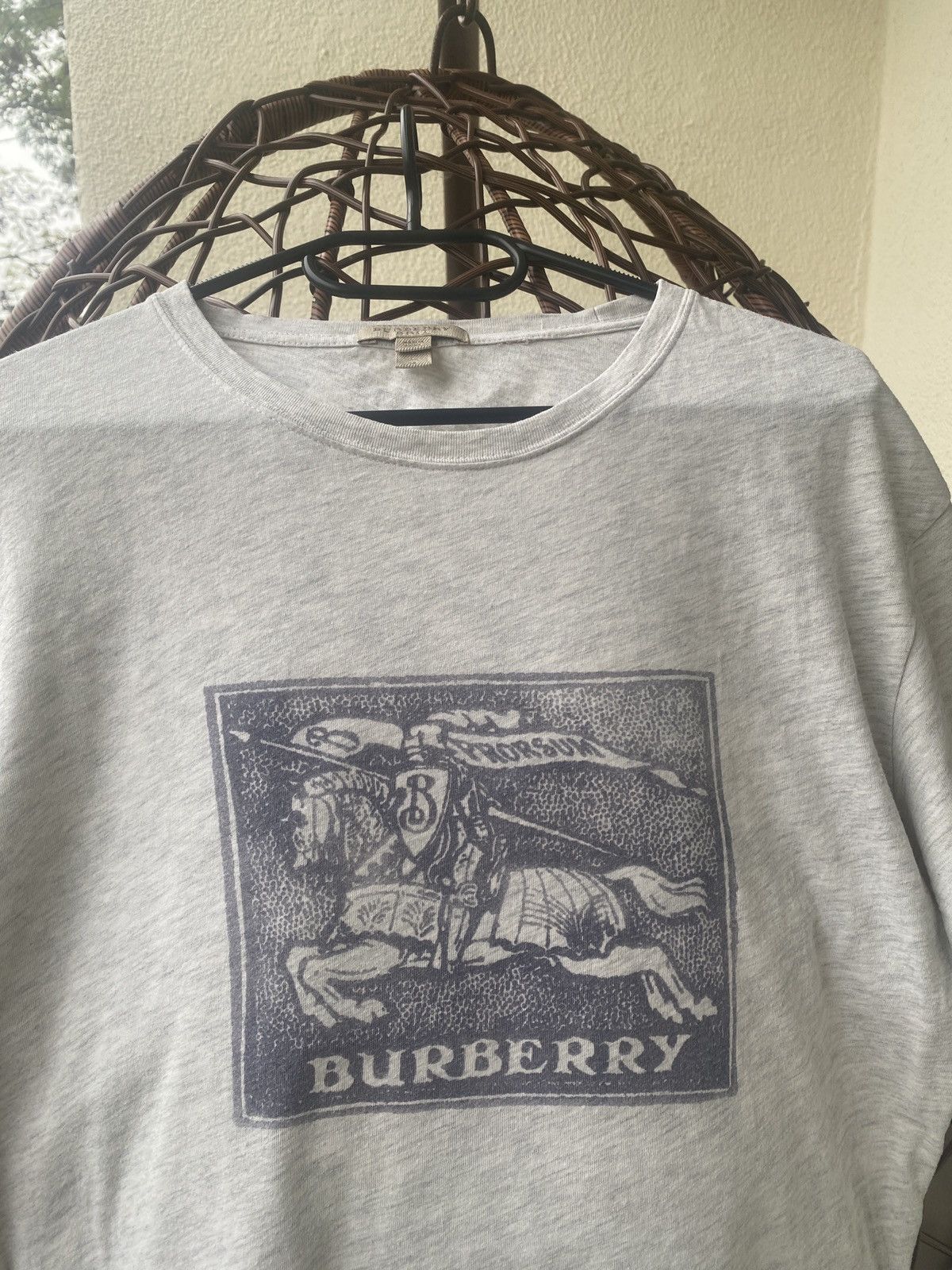 Burberry Burberry luxury big logo on chest drip tee Size US L / EU 52-54 / 3 - 4 Thumbnail