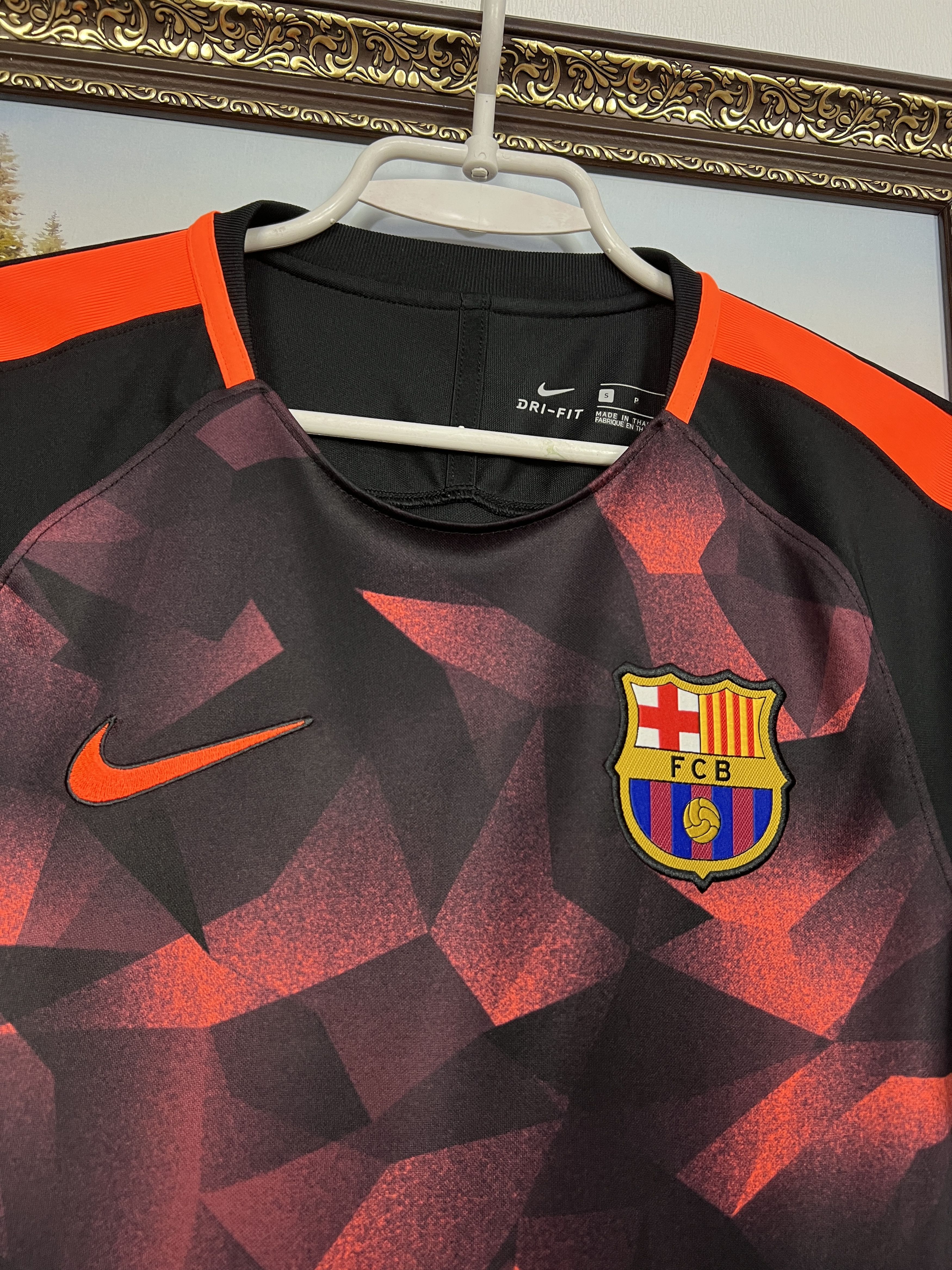 Nike FC Barcelona Football Shirt Soccer Jersey Camiseta Trikot Size US S / EU 44-46 / 1 - 3 Thumbnail