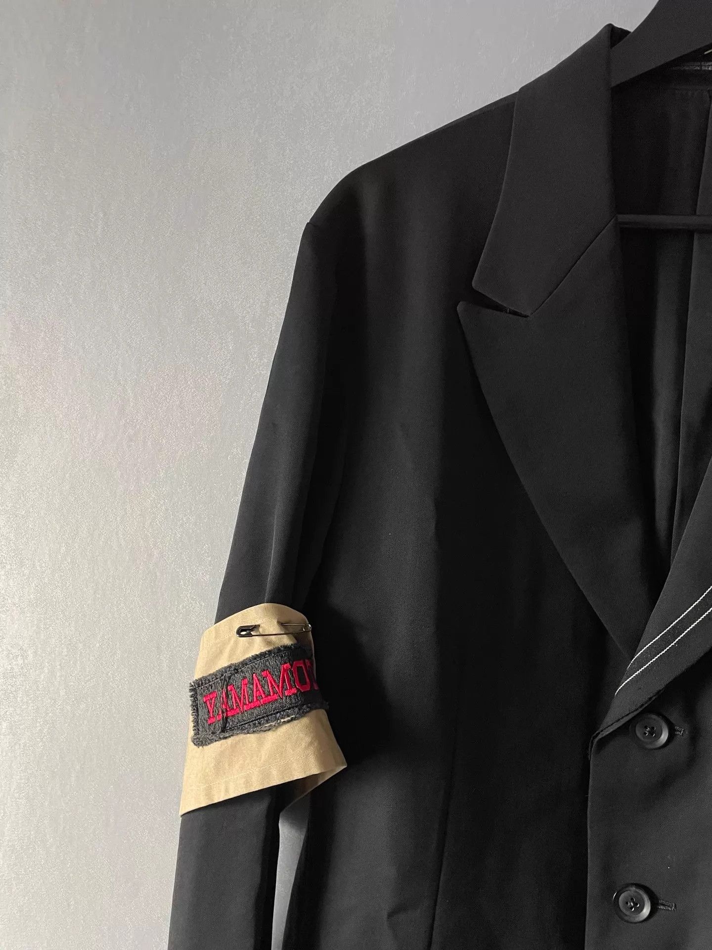 Yohji Yamamoto Yohji Yamamoto 2020AW Asymmetric Armband Jacket Size US M / EU 48-50 / 2 - 2 Thumbnail