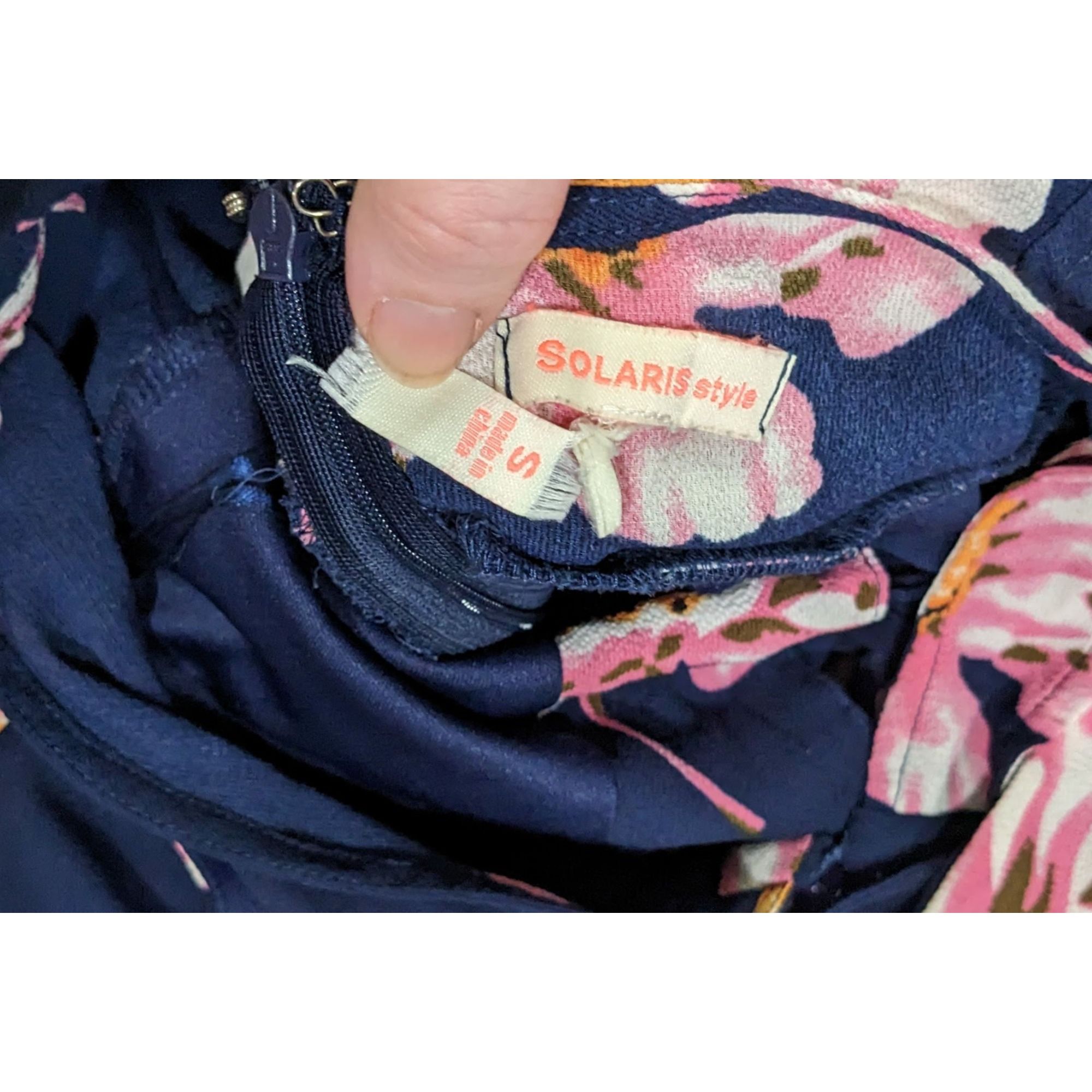 Other Coquette Beachy Navy Floral Summer Romper by Solaris Size 28" / US 6 / IT 42 - 12 Thumbnail