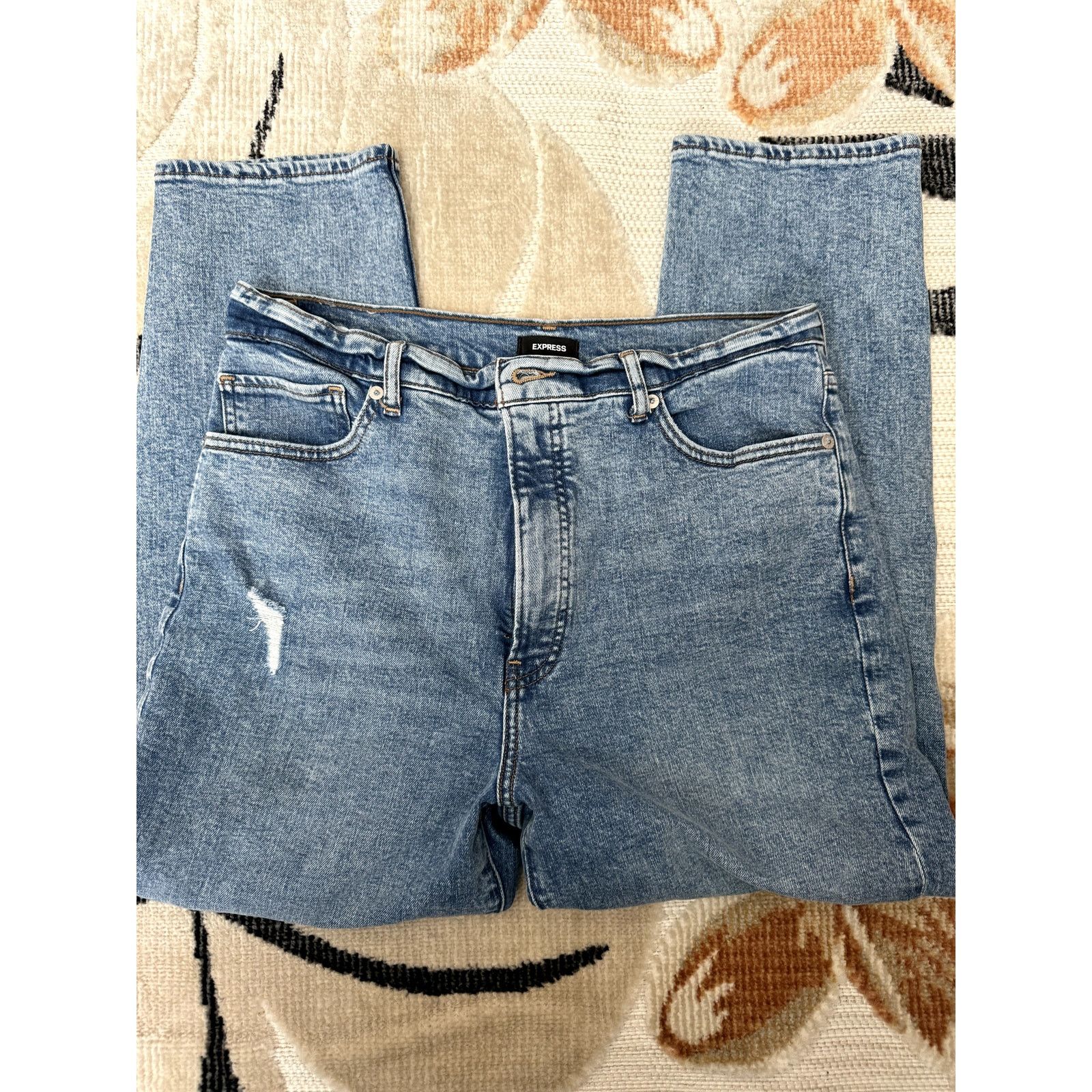Express Express High waisted mom jean distressed 8R Size 26" / US 2 / IT 38 - 1 Thumbnail