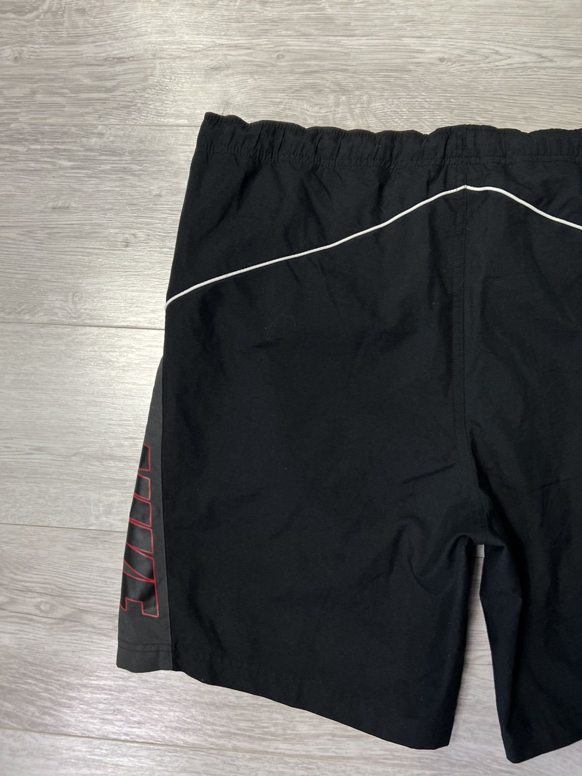Nike Vintage Nike Big Logo Nylon Shorts / Embroidered Swoosh Logo Size US 34 / EU 50 - 9 Thumbnail