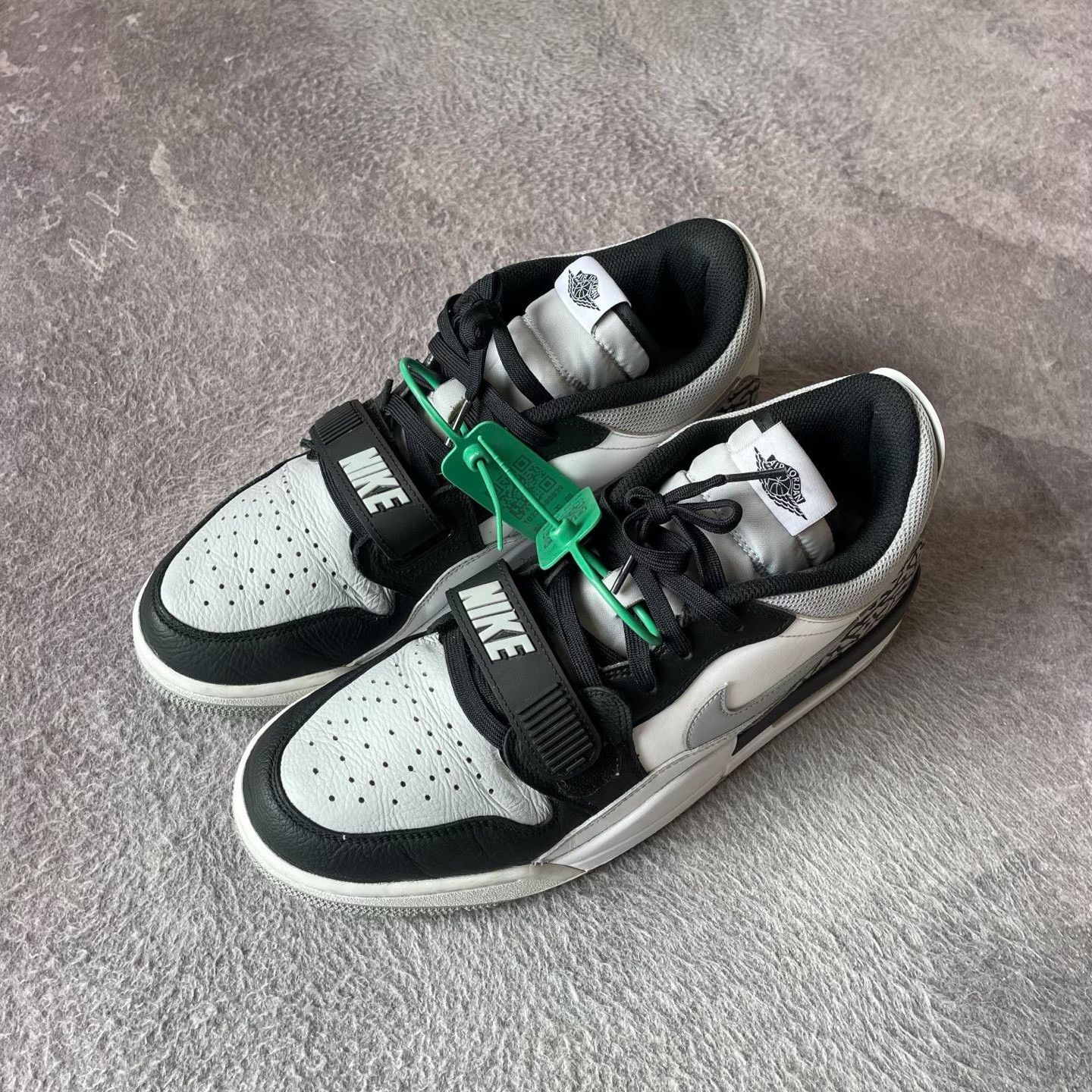 Nike Nike Gray Lowtop Sneakers 45 Men Size US 11.5 / EU 44-45 - 1 Thumbnail