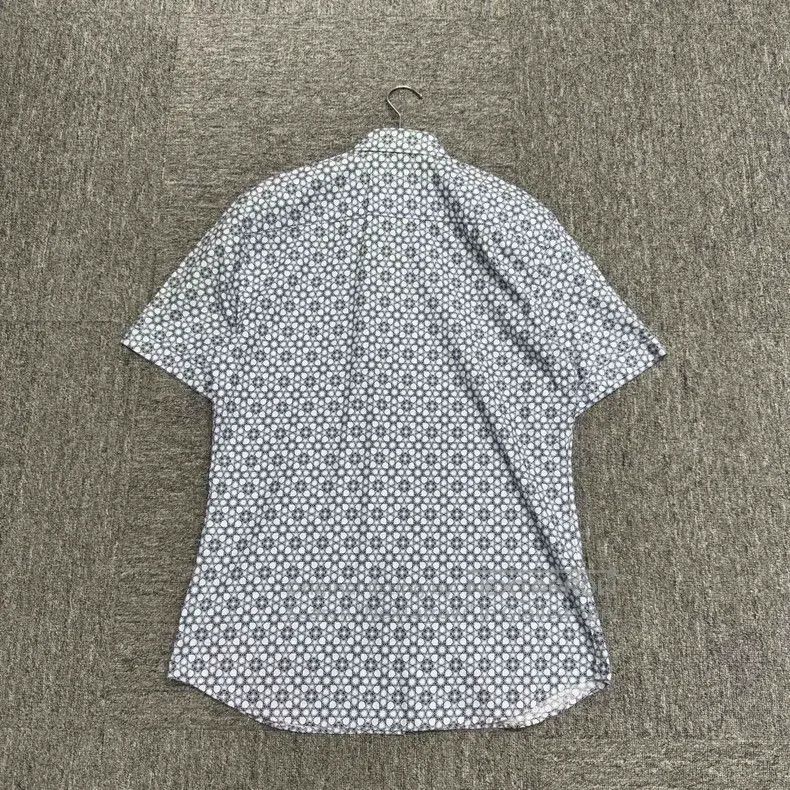 Givenchy Givenchy Stars All-Over Printed Short-Sleeve Shirt Size US L / EU 52-54 / 3 - 5 Thumbnail
