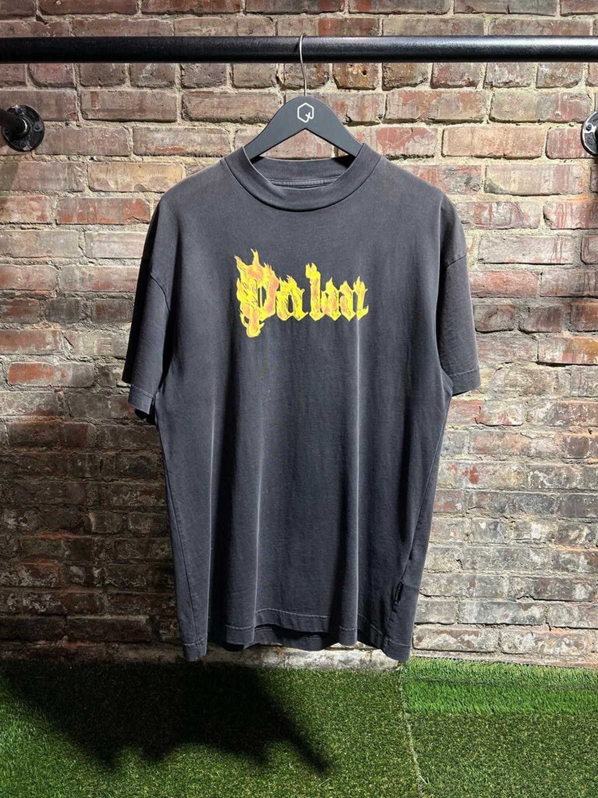 Palm Angels Palm Angels Flames Tee Sz. L Size US L / EU 52-54 / 3 - 1 Thumbnail