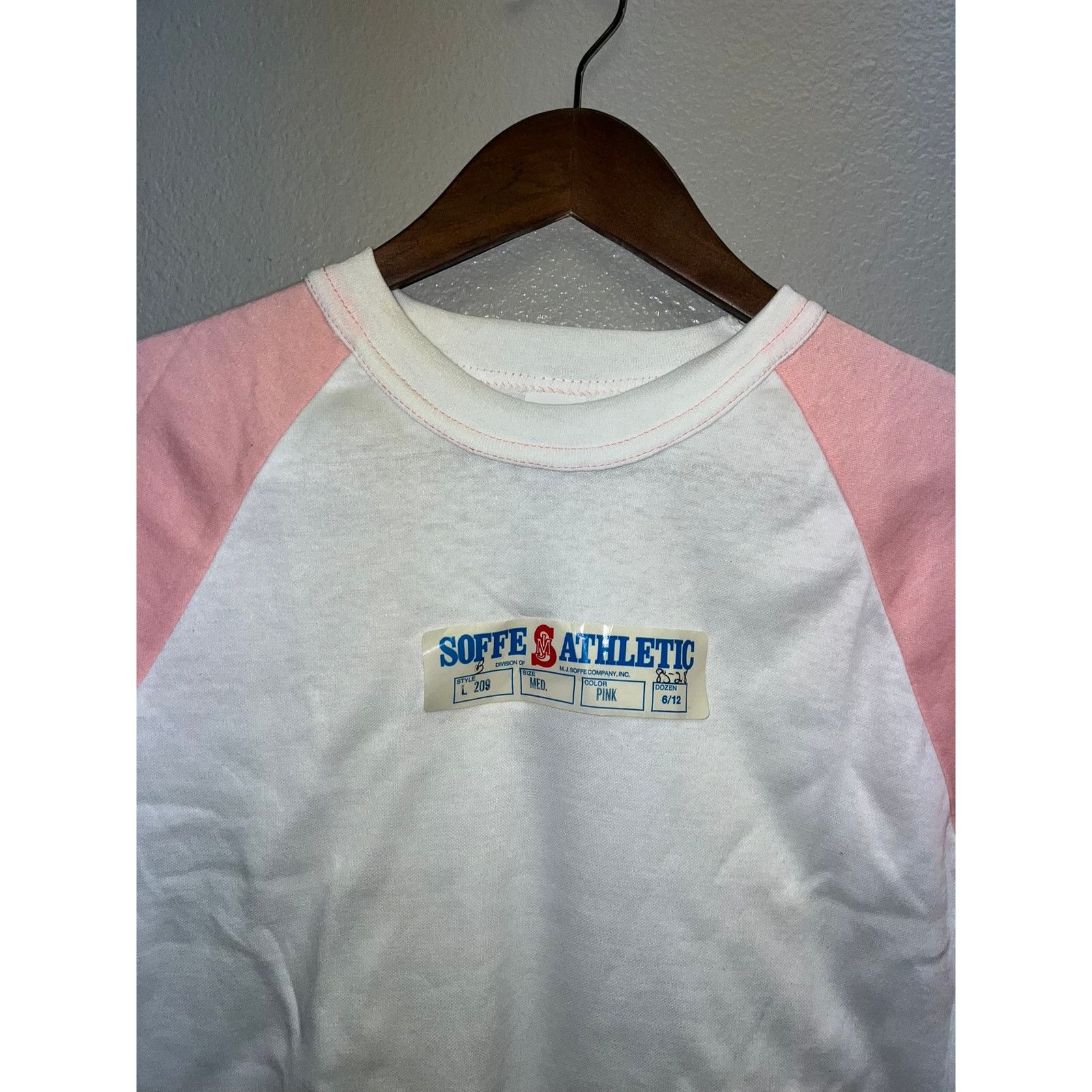 Vintage 80s Women's MJ Soffe White Pink Raglan Shirt Top Women M Size M / US 6-8 / IT 42-44 - 2 Thumbnail