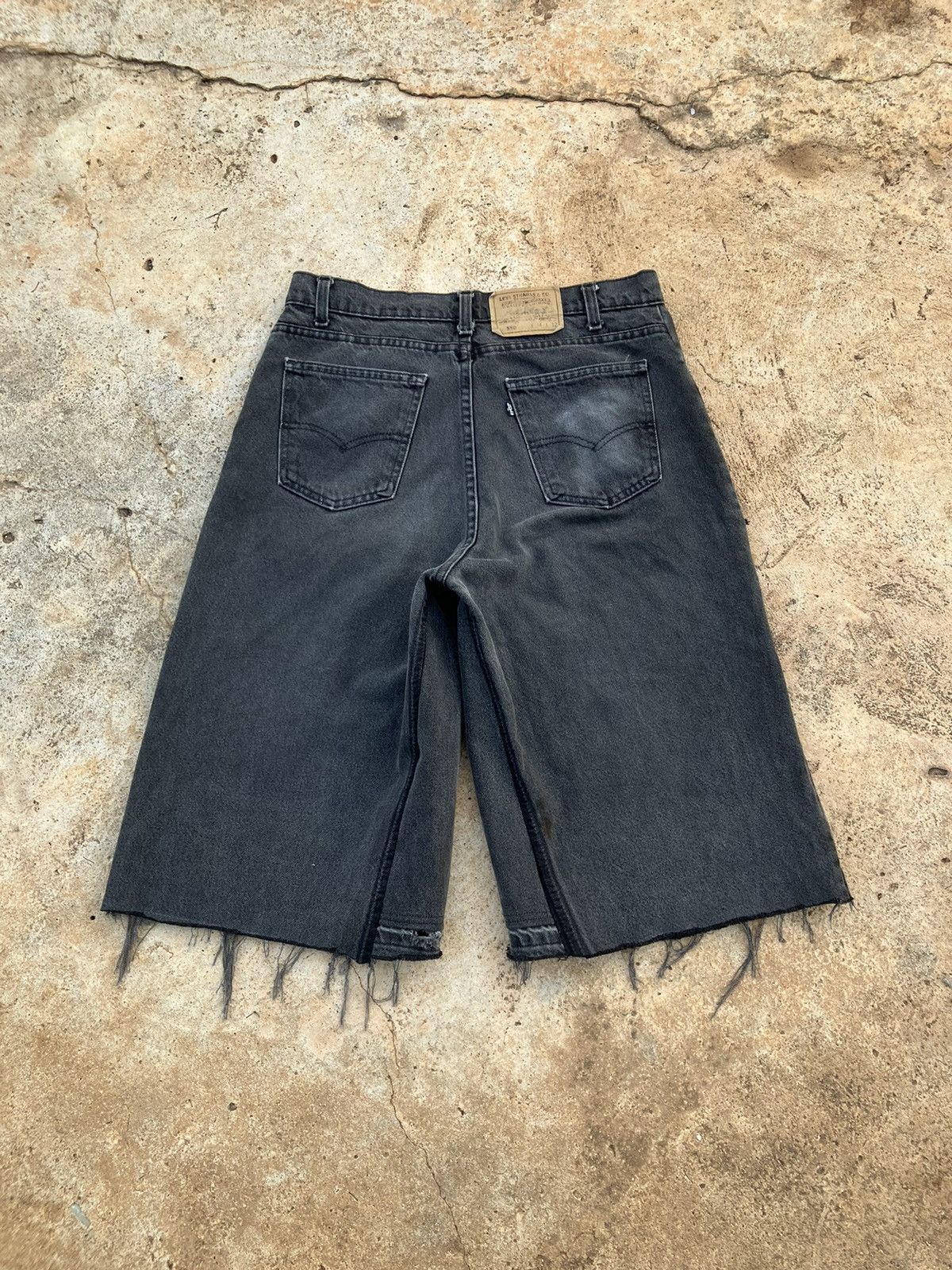 Levi's Made & Crafted × Vintage Custom short . (Vintage Levi’s 550 black tap.)🧛🏾‍♂️🦇 Made in USA Size US 33 - 5 Thumbnail