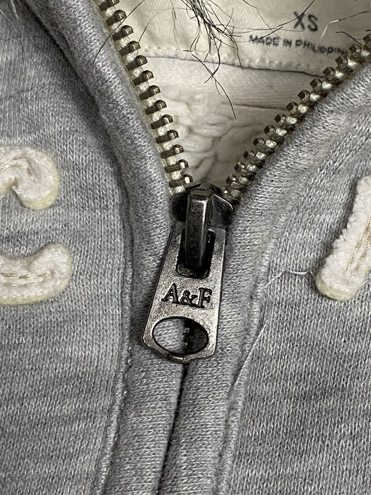 Abercrombie & Fitch ABERCROMBIE FAUXFUR ZIPPER HOODIE Size US XS / EU 42 / 0 - 6 Thumbnail