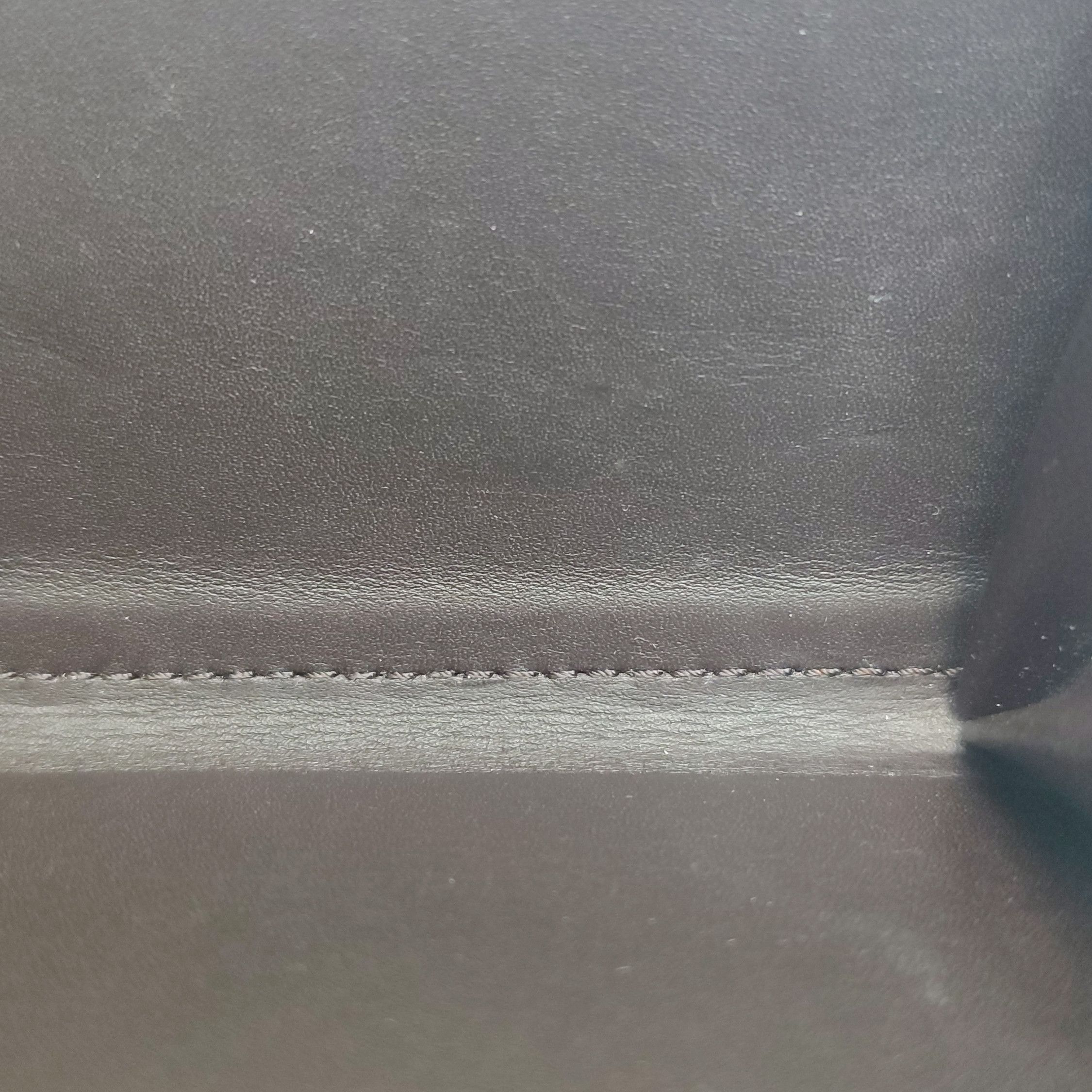 Louis Vuitton Louis Vuitton (LV) Patent leather solid color embossed mono Size ONE SIZE - 7 Thumbnail