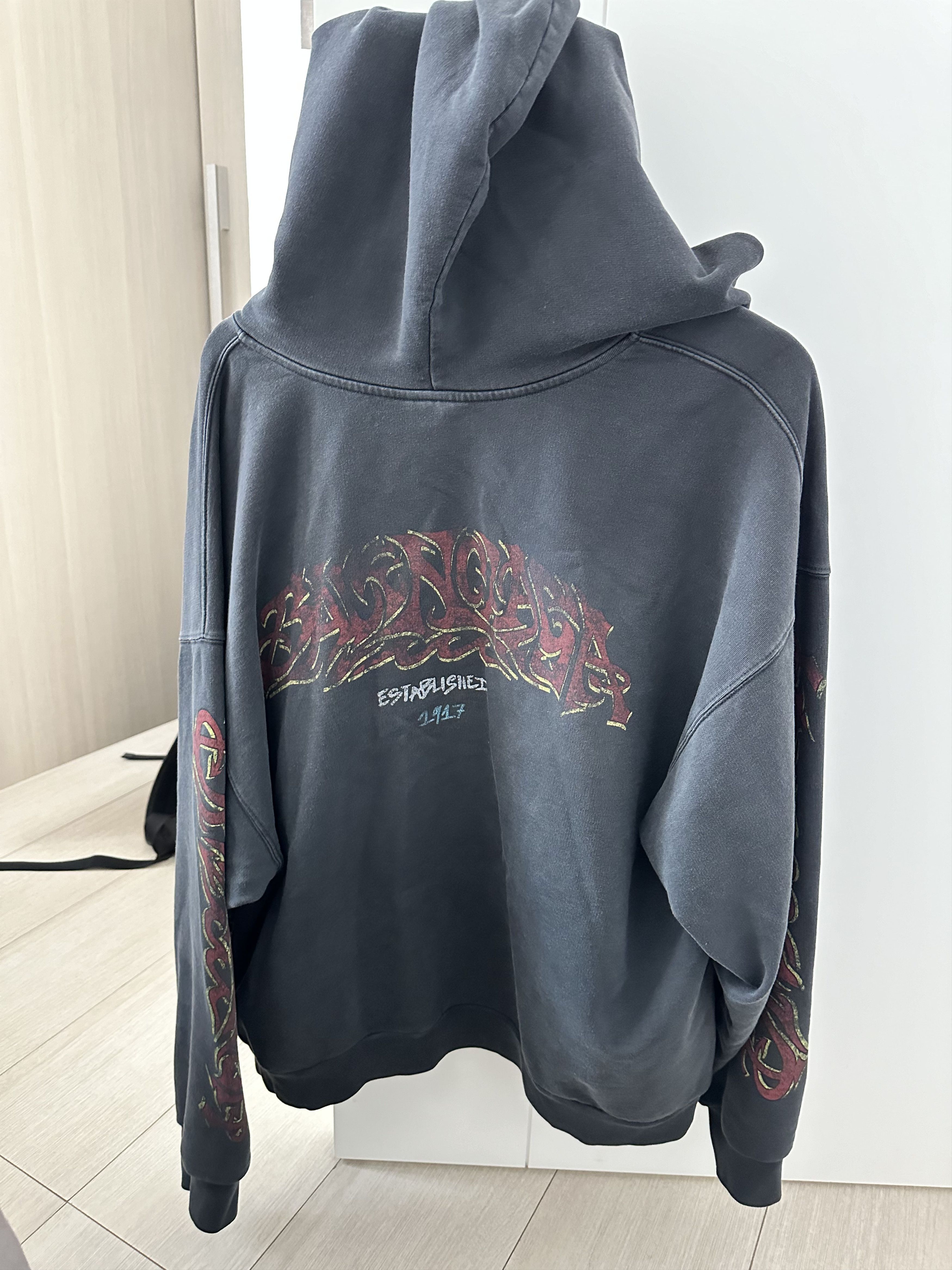 Balenciaga Balenciaga rare hoodie Size US S / EU 44-46 / 1 - 1 Thumbnail