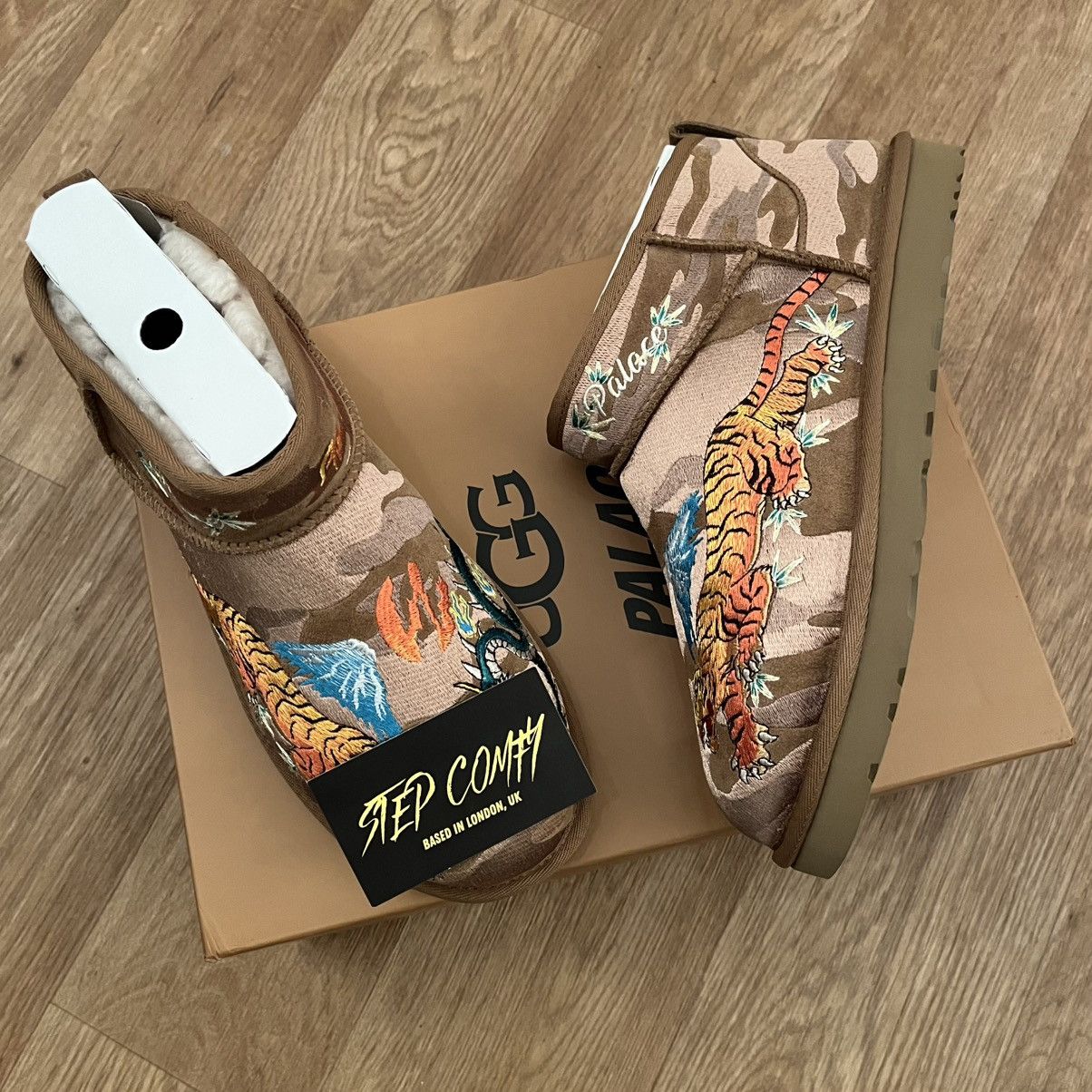 Palace × Ugg Palace X UGG Classic Ultra Mini Boot “Chestnut