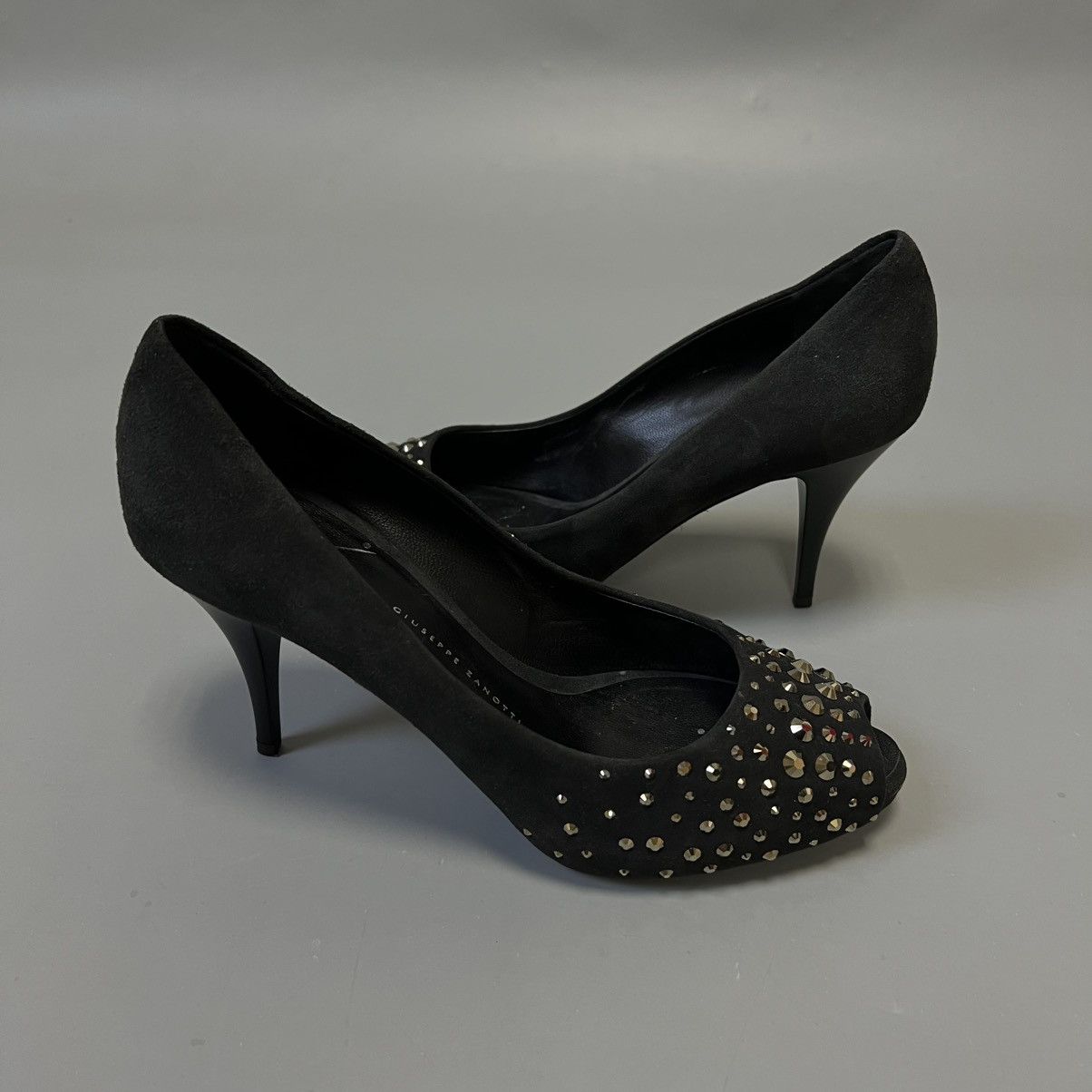 Giuseppe Zanotti Giuseppe Zanotti Black Suede Studded Pumps Size US 6.5 / IT 36.5 - 21 Thumbnail