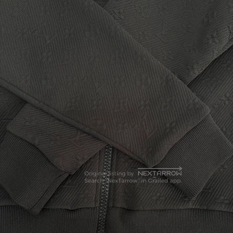 Louis Vuitton Louis Vuitton embossed dark pattern and full logo jacket Size US M / EU 48-50 / 2 - 5 Thumbnail