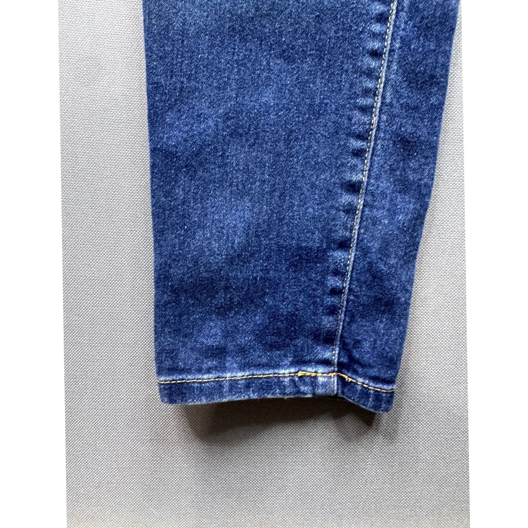 Michael Kors Michael Kors Womens Jeans Blue Wash Skinny Size 28 Slim Rise Mid Denim Spandex Cotton Blend Stretch Pockets Logo Button Zip Size 27" / US 4 / IT 40 - 3 Thumbnail
