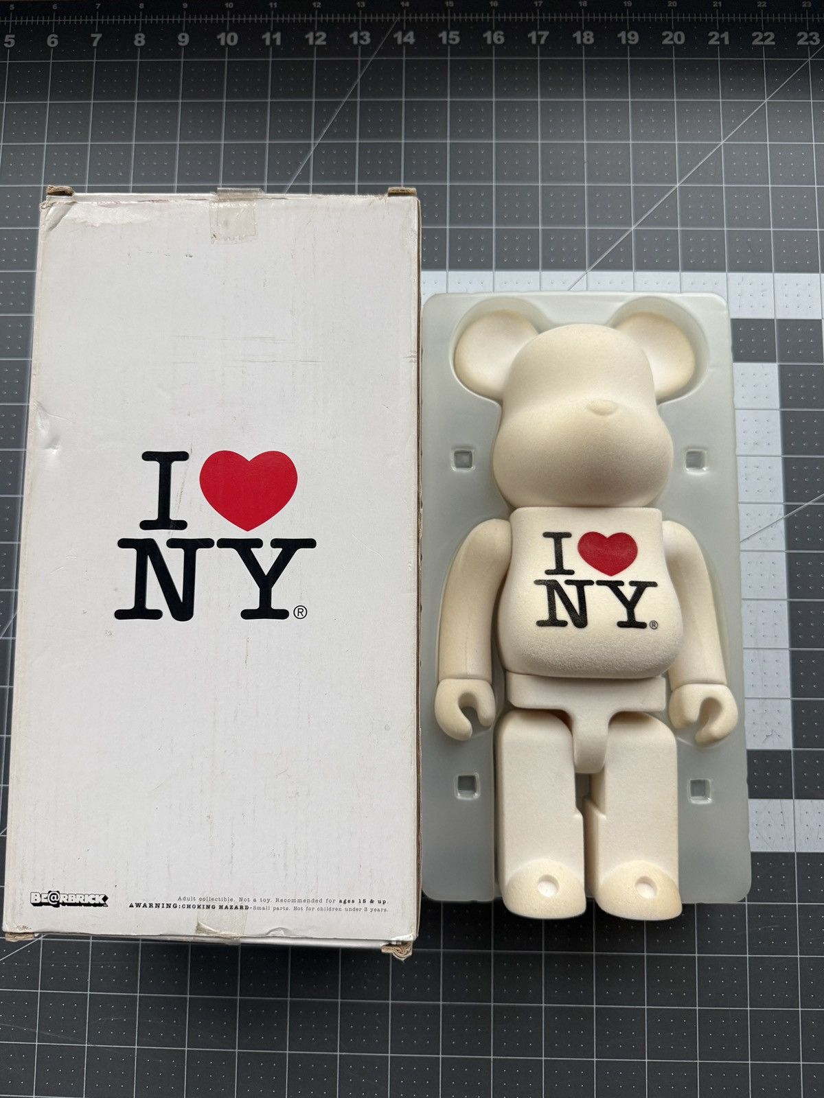 Medicom Toy 400% BEARBRICK I LOVE NY FLOCKY WHITE Size ONE SIZE - 1 Thumbnail
