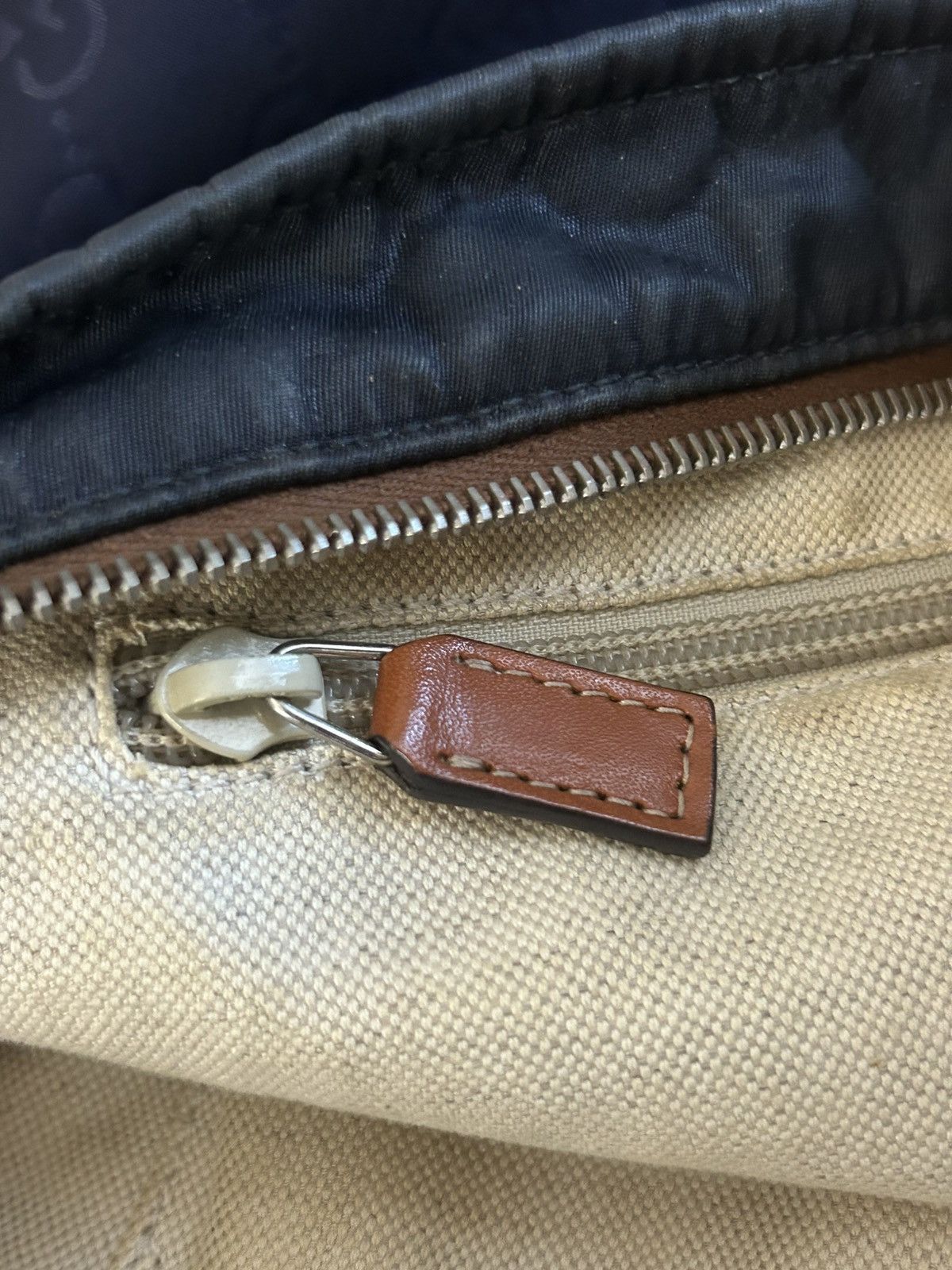 Gucci Gucci GG Canvas Monogram Crossbody Bag Size ONE SIZE - 8 Thumbnail