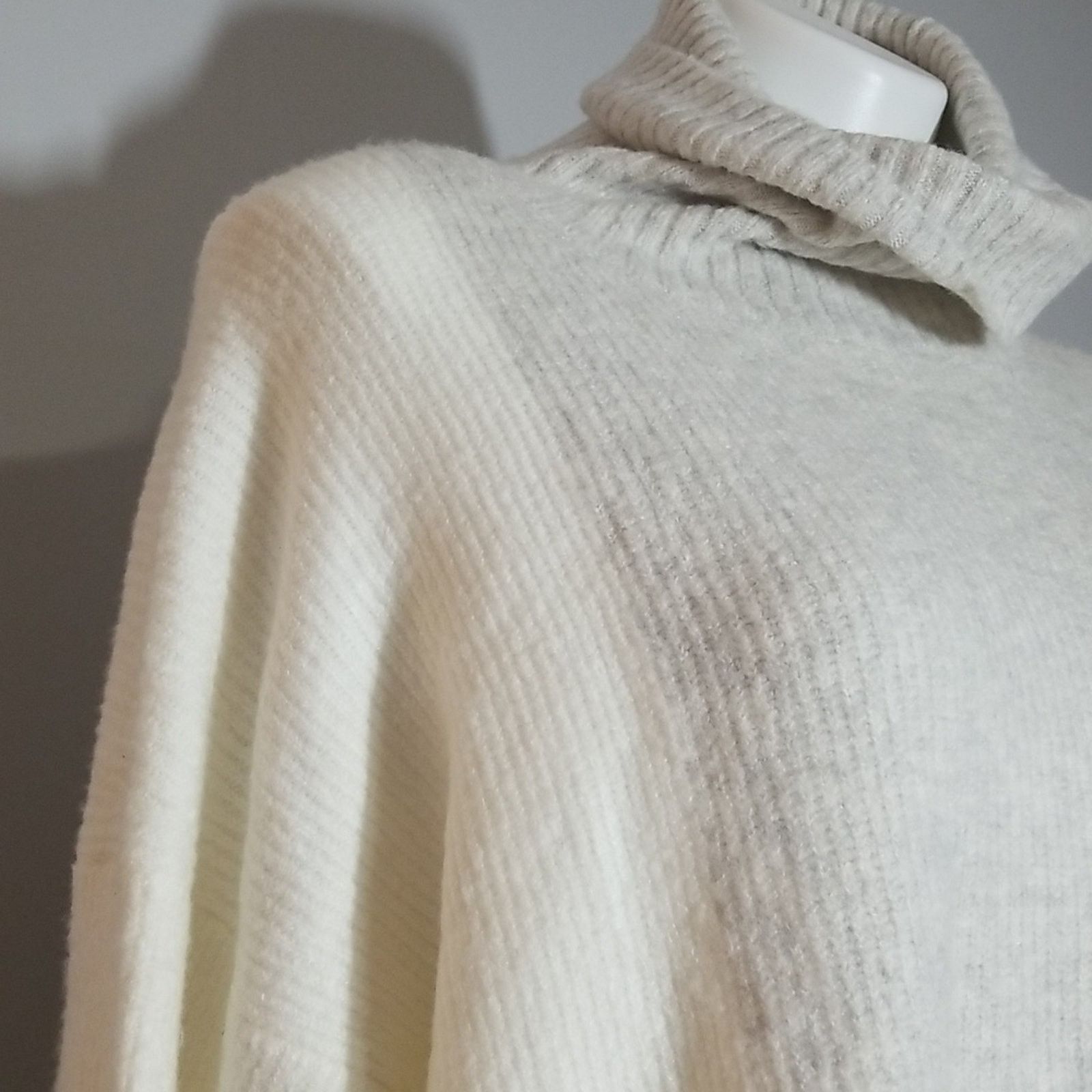 French Connection NWT French Connection Pullover Colorblock Turtleneck Sweater Size M / US 6-8 / IT 42-44 - 2 Thumbnail